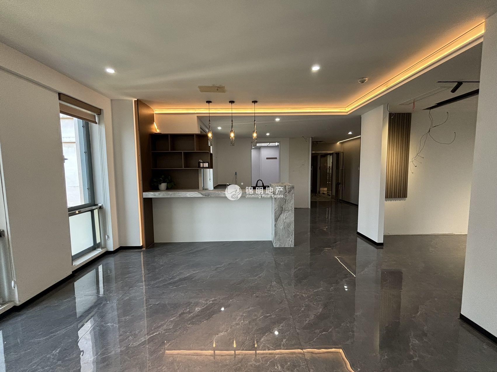 长风国盛中心188平米写字楼出租