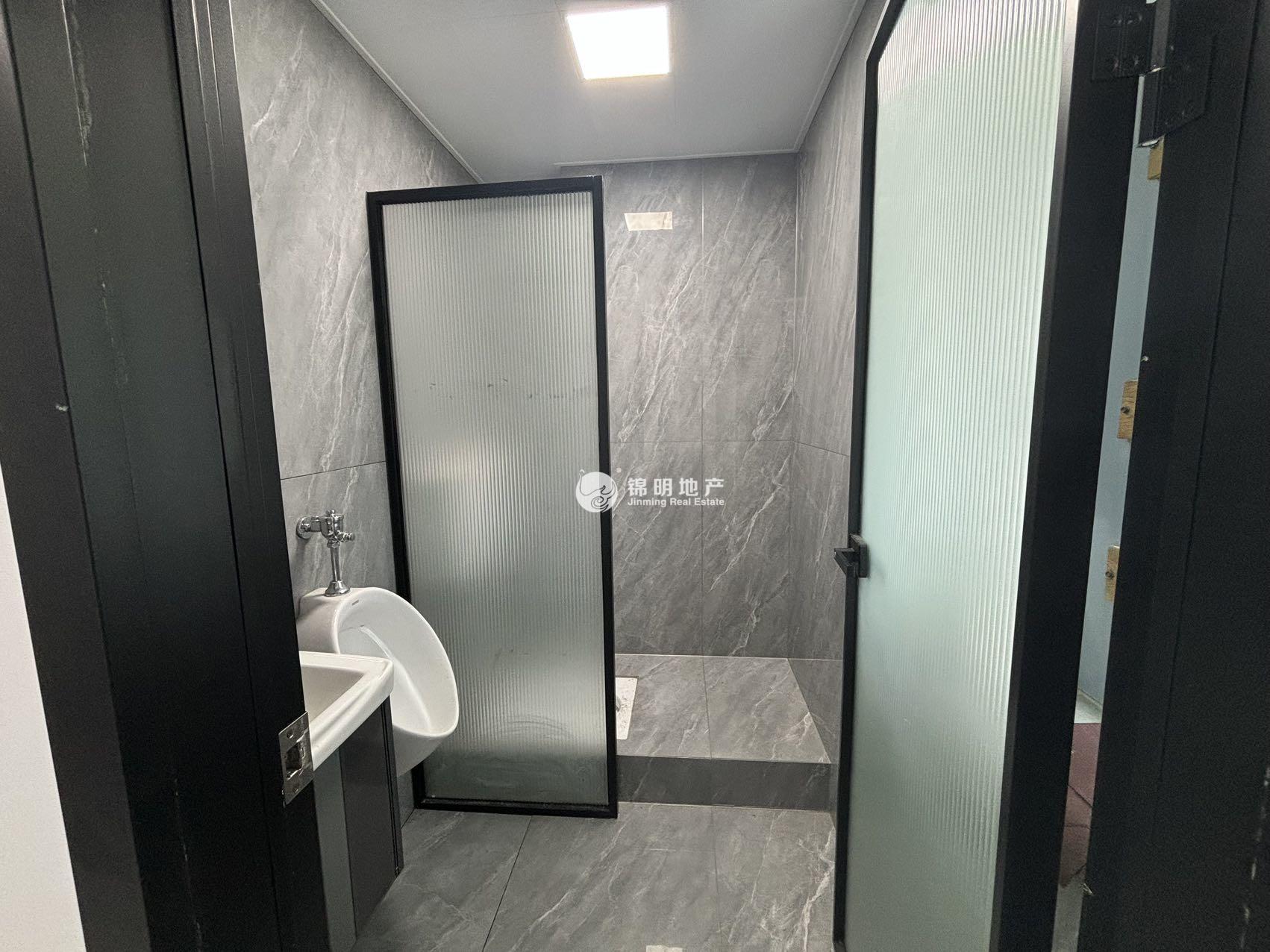 长风国盛中心188平米写字楼出租