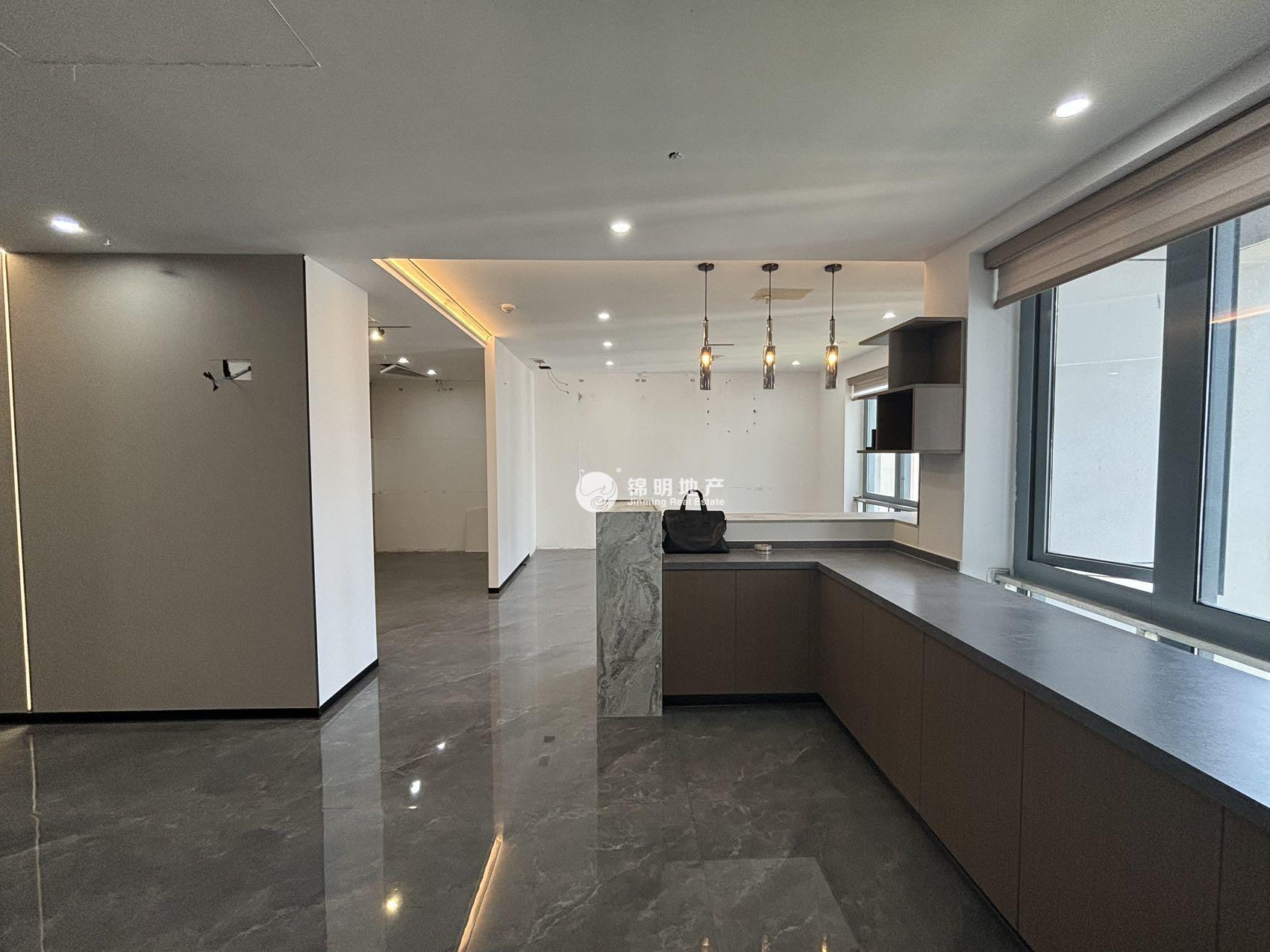 长风国盛中心230平米写字楼出租