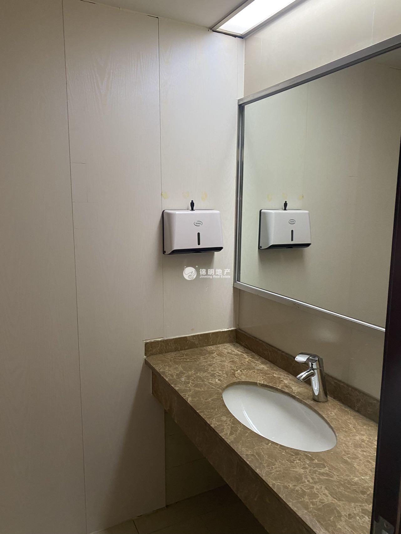 徐家汇嘉汇国际广场63平米写字楼出租