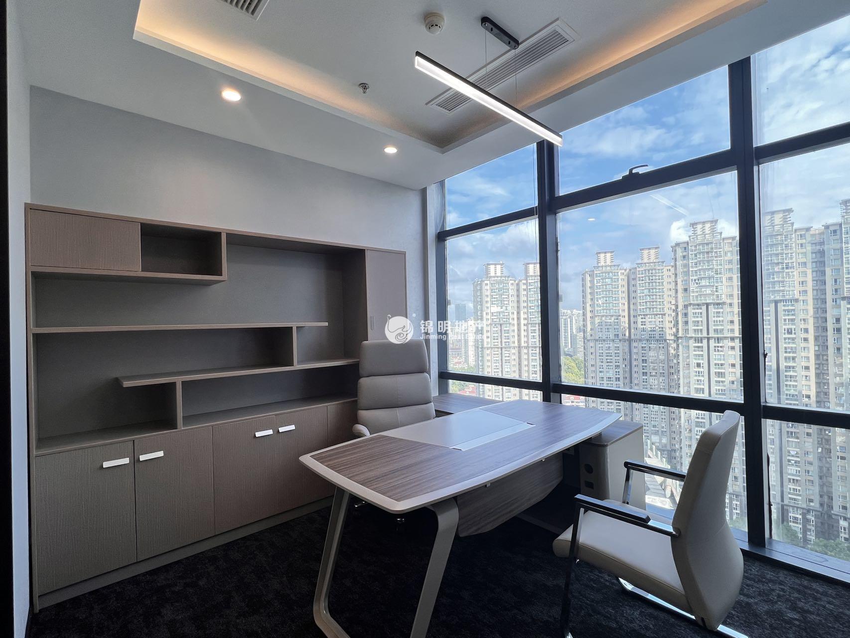 龙之梦大厦156平米写字楼出租