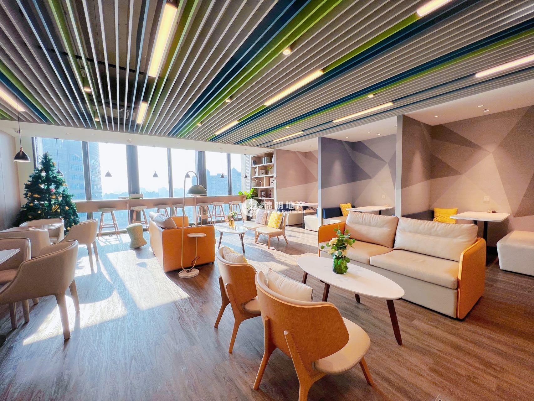 春秋国际大厦320平米写字楼出租