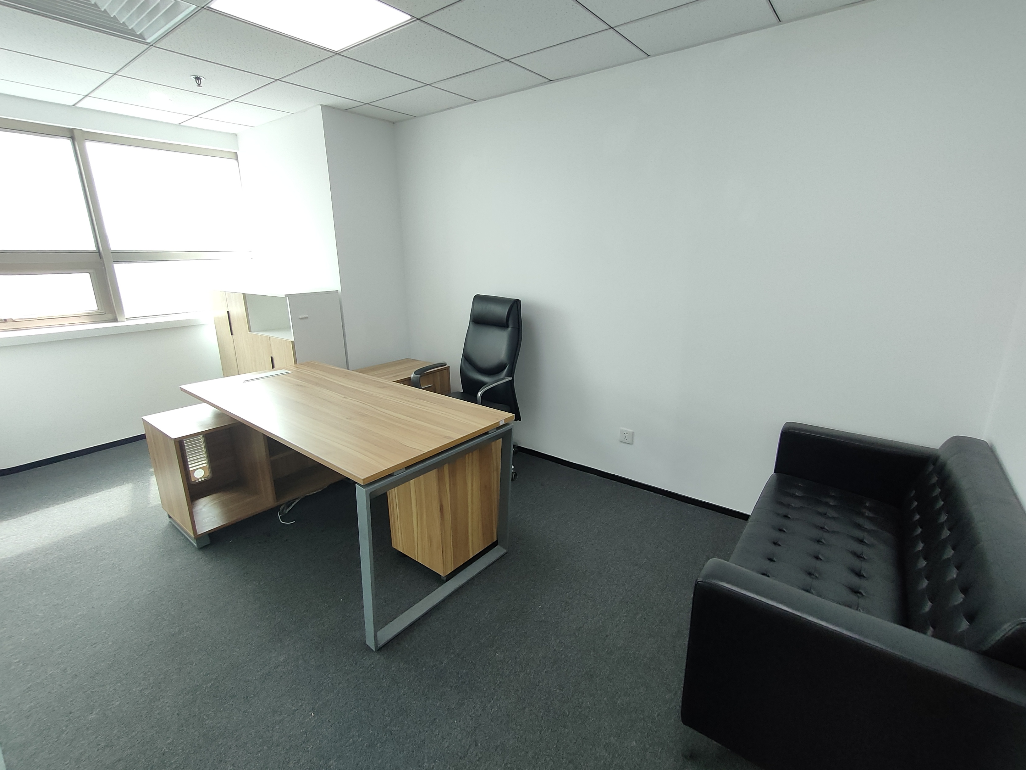 春秋国际大厦190平米写字楼出租