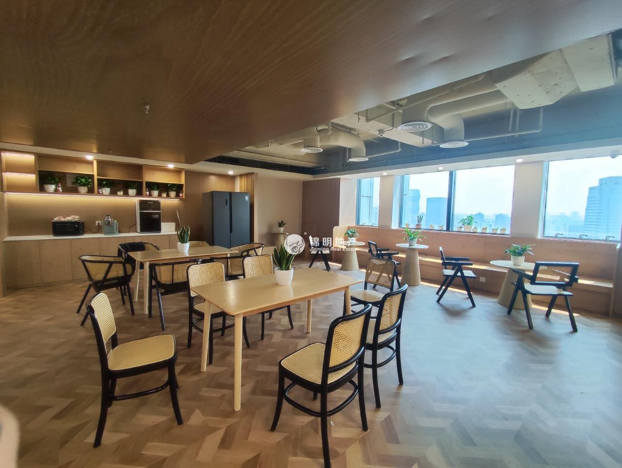 春秋国际大厦320平米写字楼出租