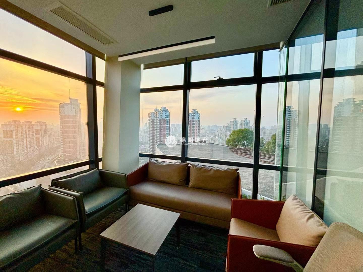 龙之梦中心201平米写字楼出租