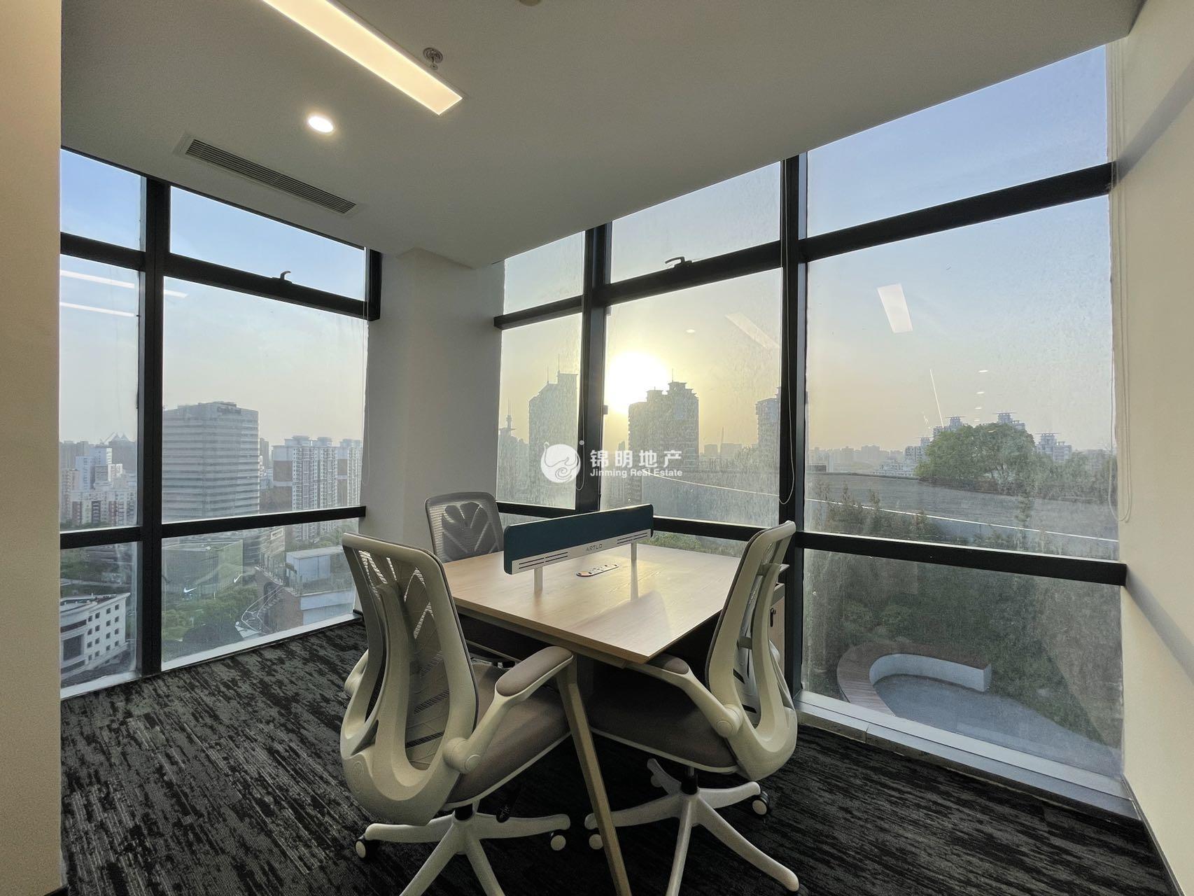 龙之梦中心201平米写字楼出租