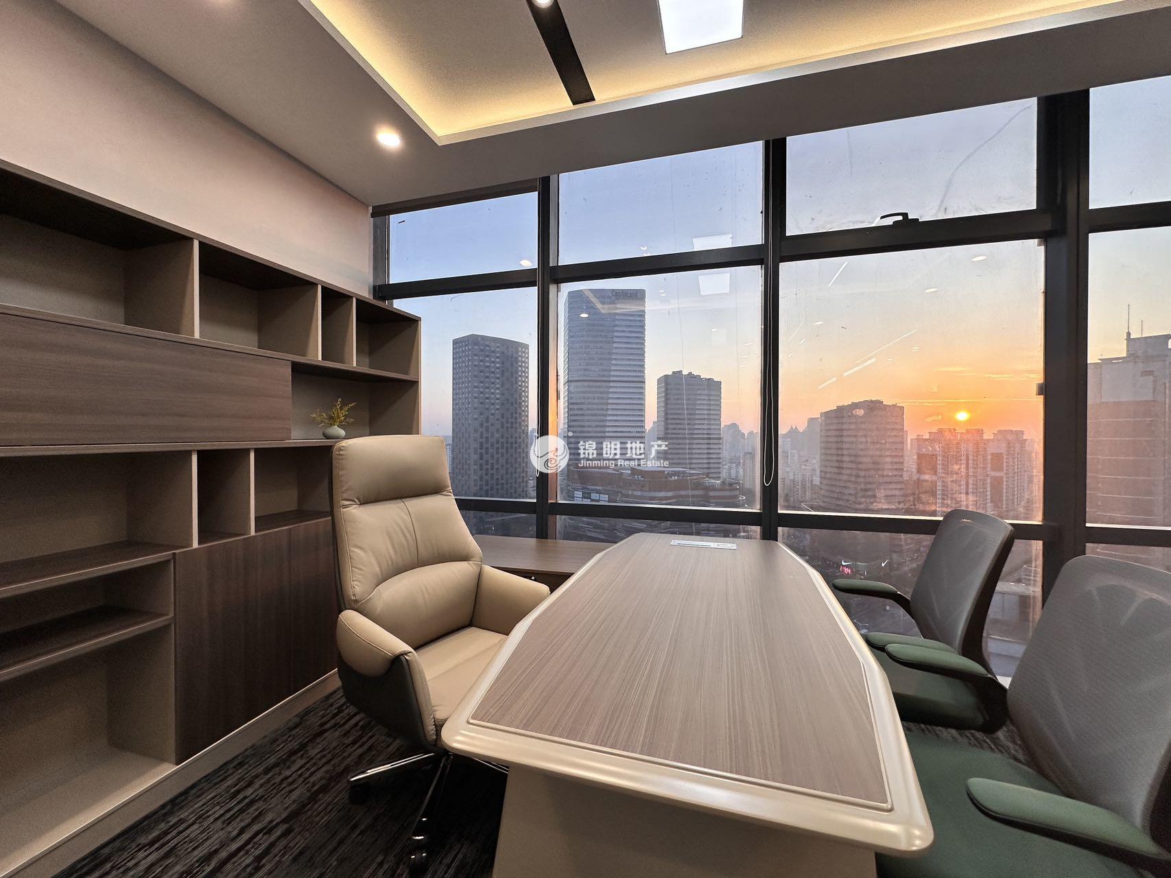 龙之梦中心265平米写字楼出租