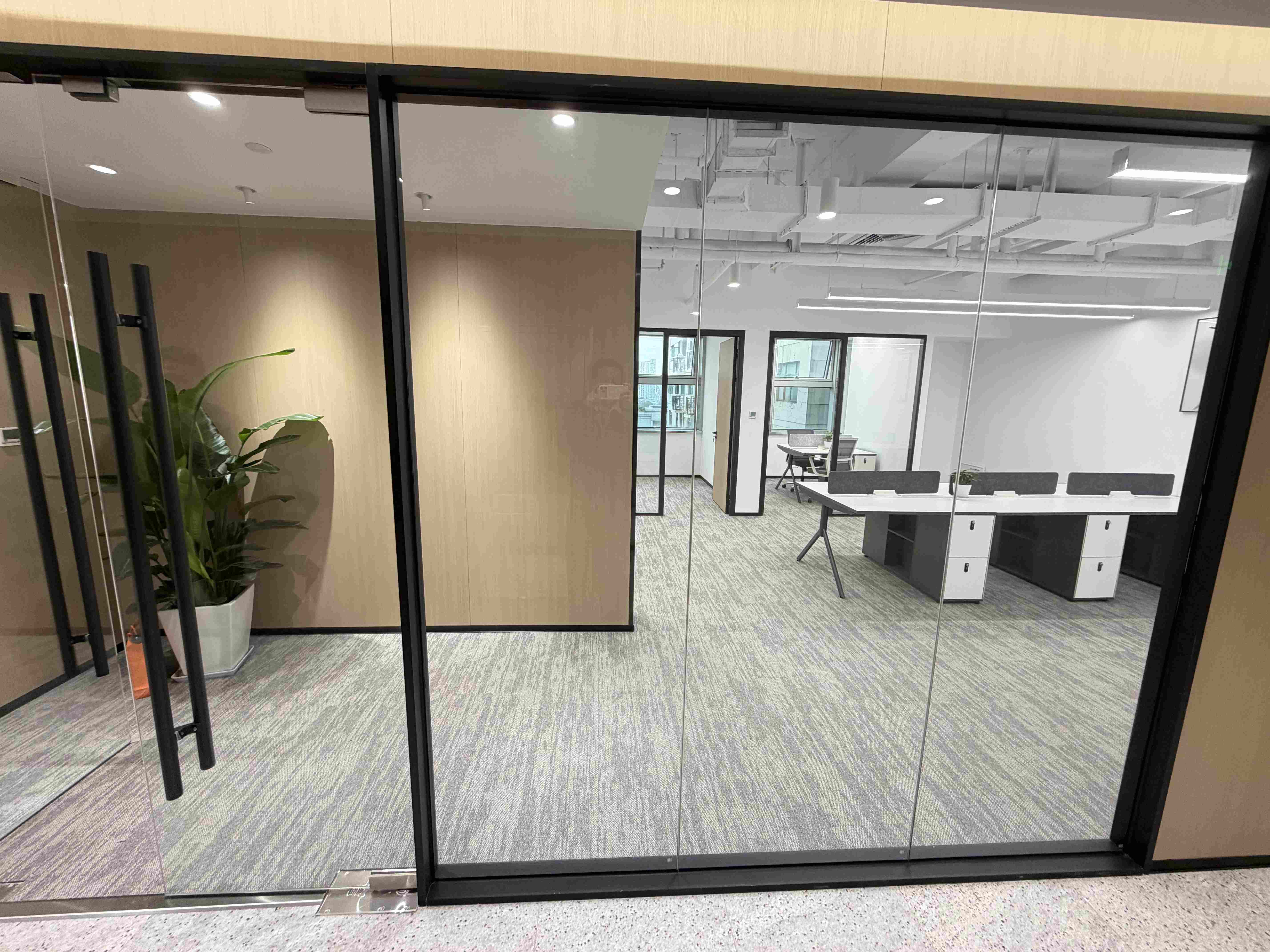 中山公园联通大厦（长宁）116平米写字楼出租