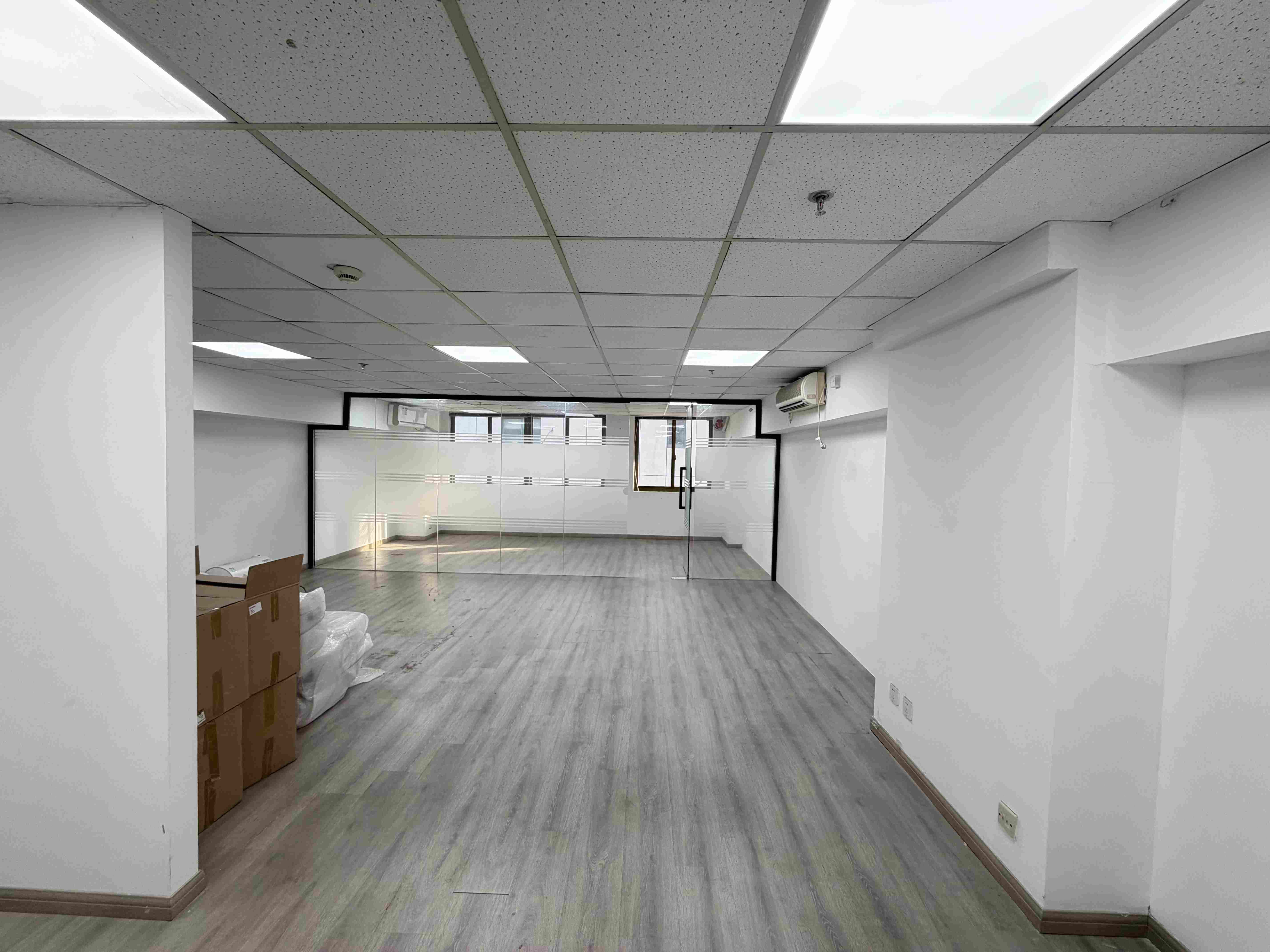 中山公园增泽世贸大厦85平米写字楼出租