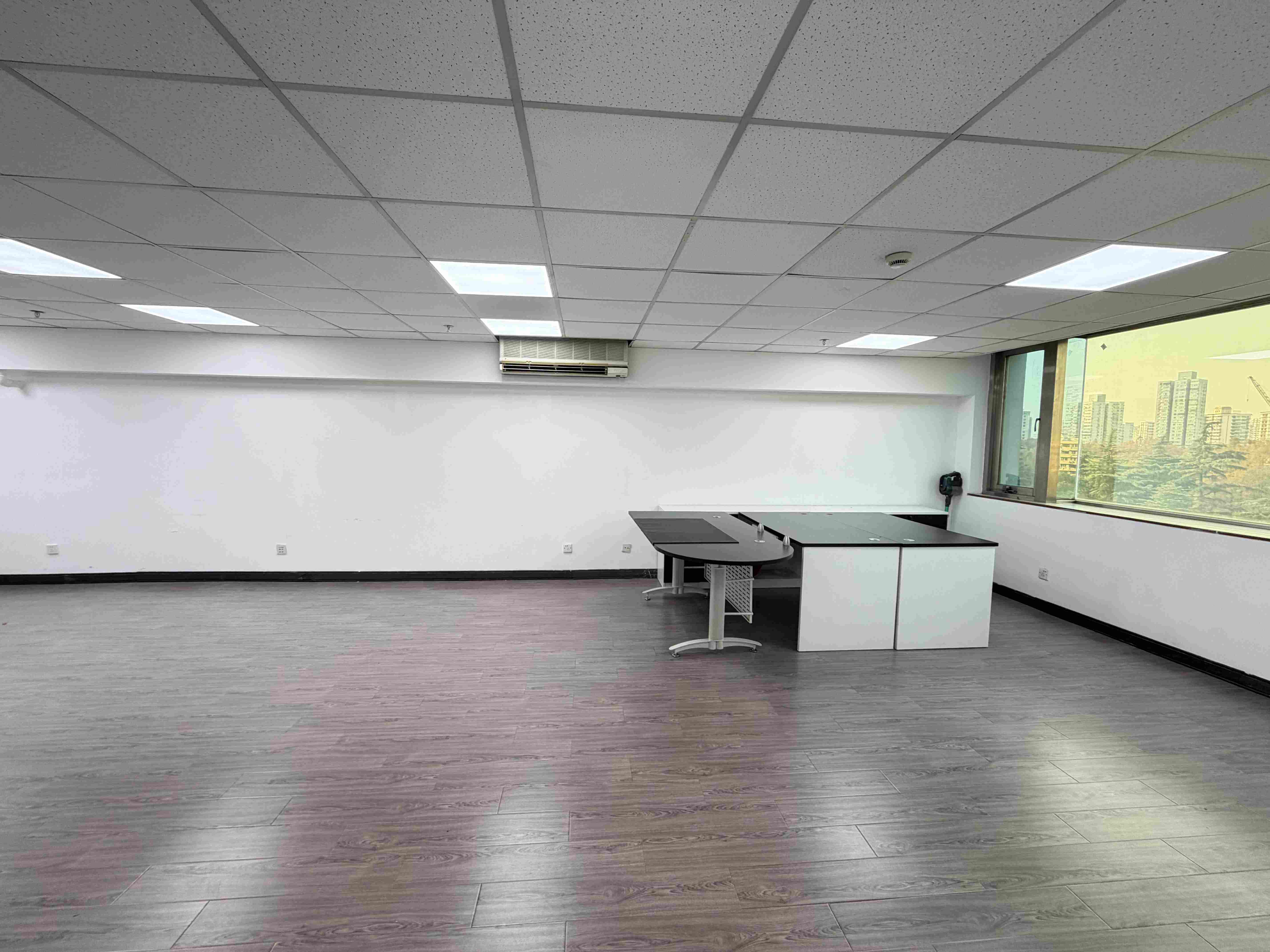 中山公园增泽世贸大厦85平米写字楼出租