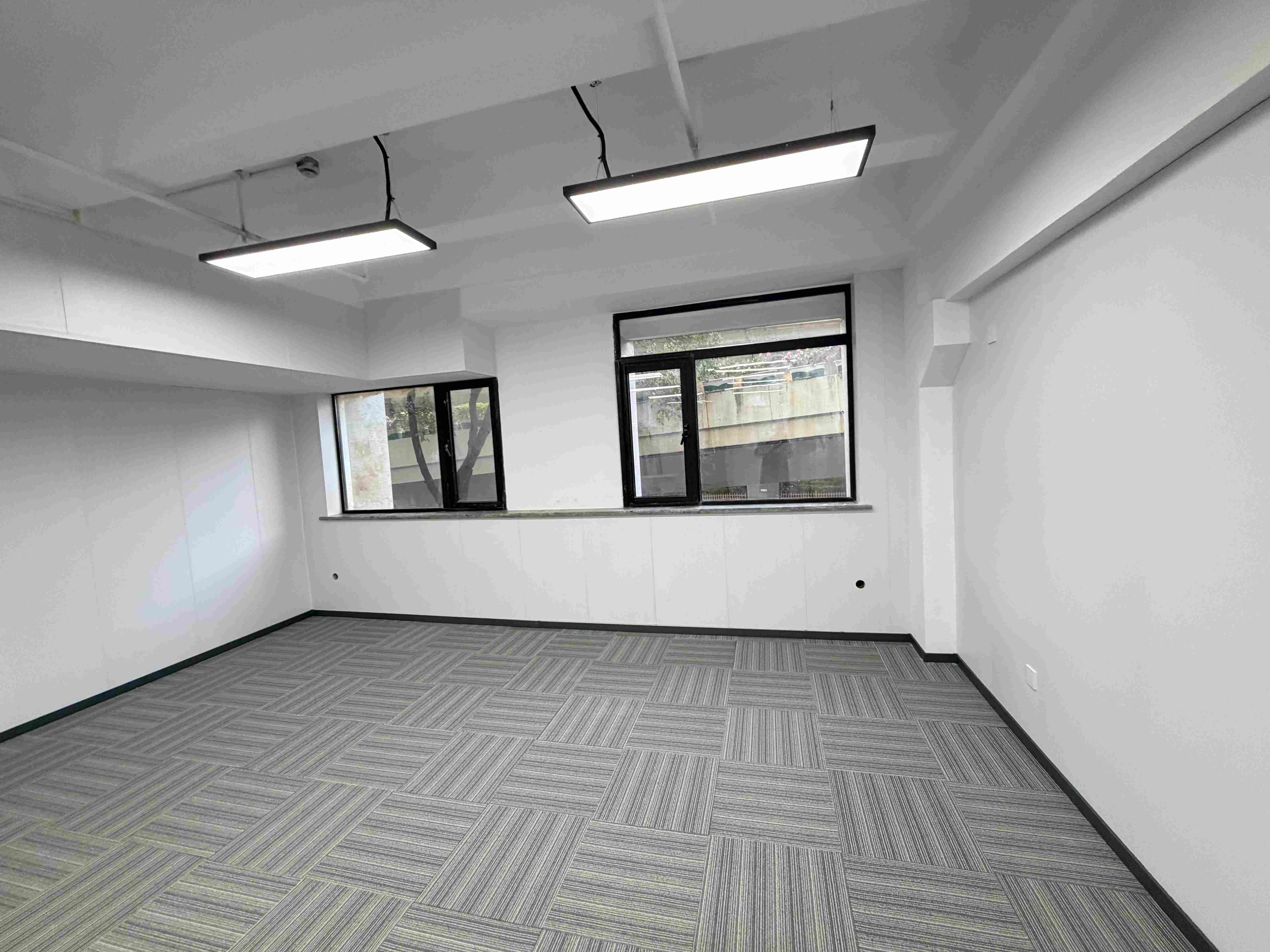 中山公园禾森商务中心79平米写字楼出租