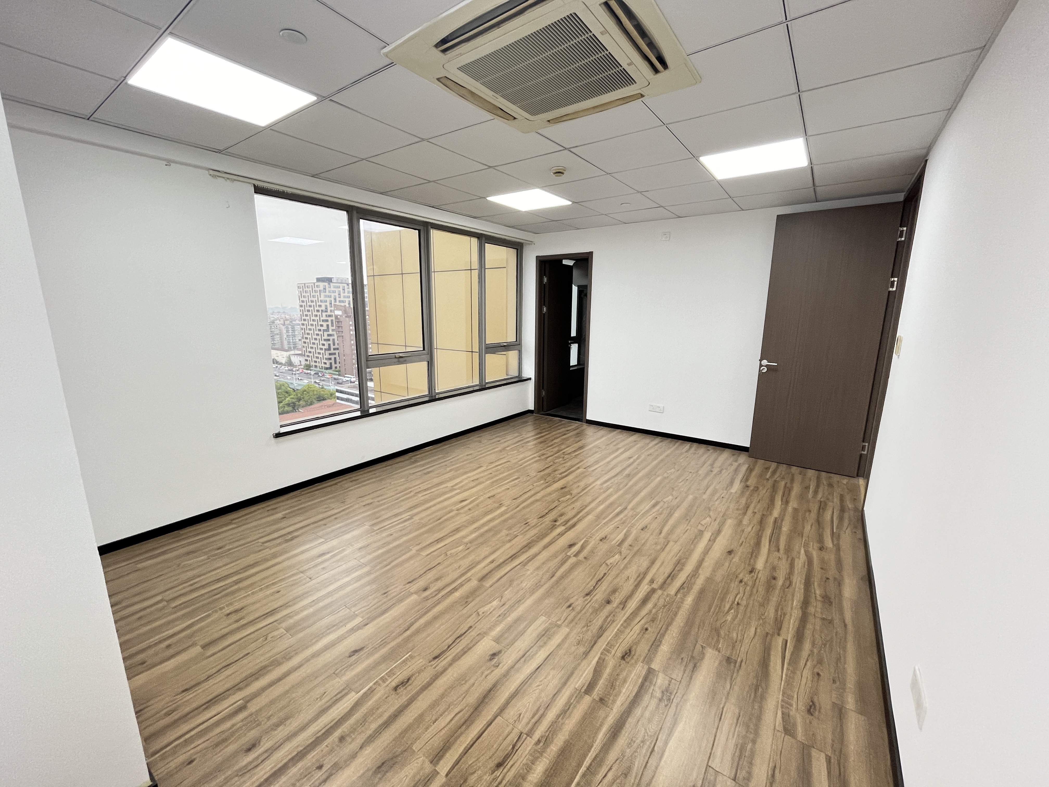 五角场新金博大厦48平米写字楼出租