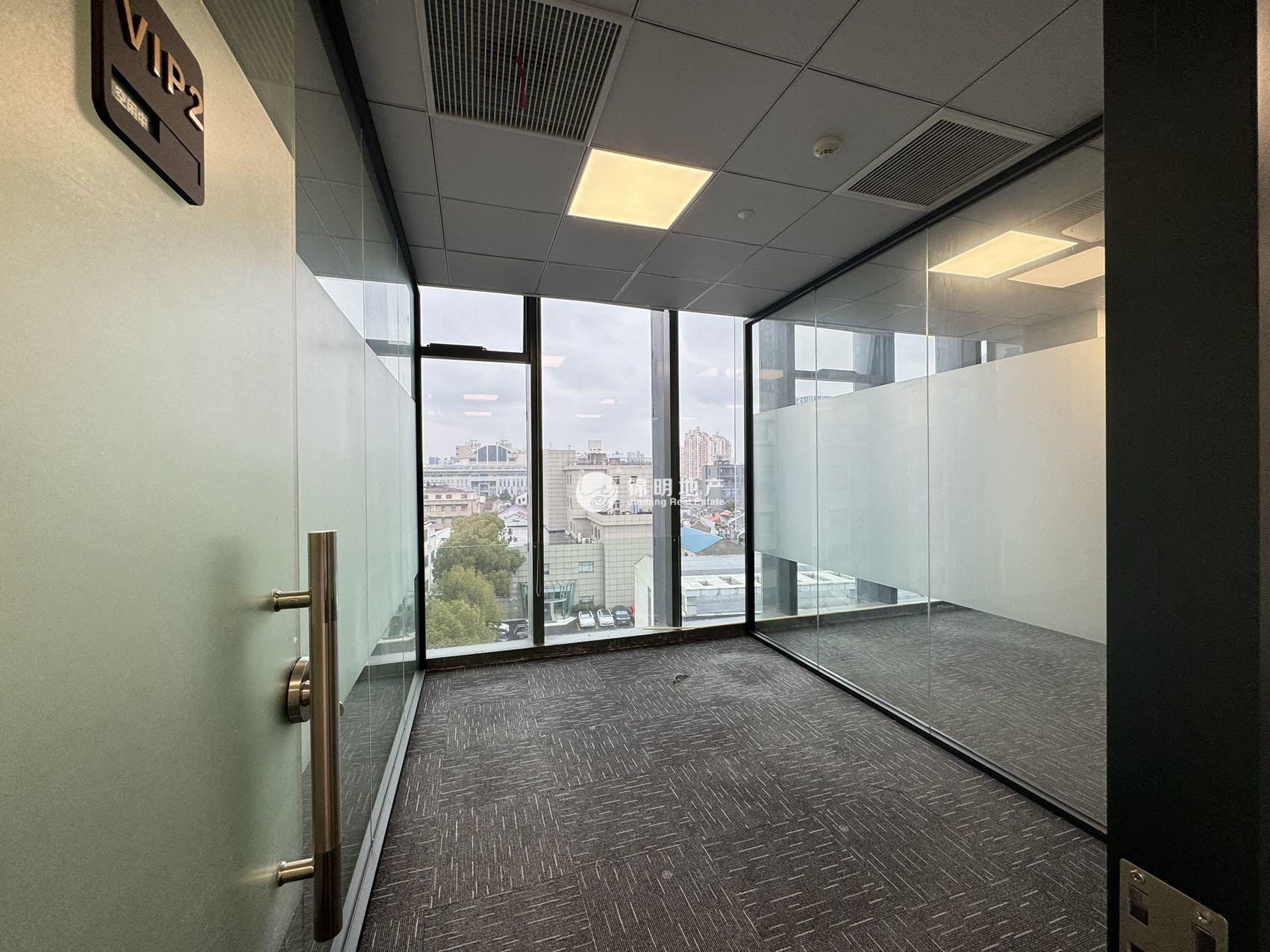 控江路上海信息技术大厦192平米写字楼出租