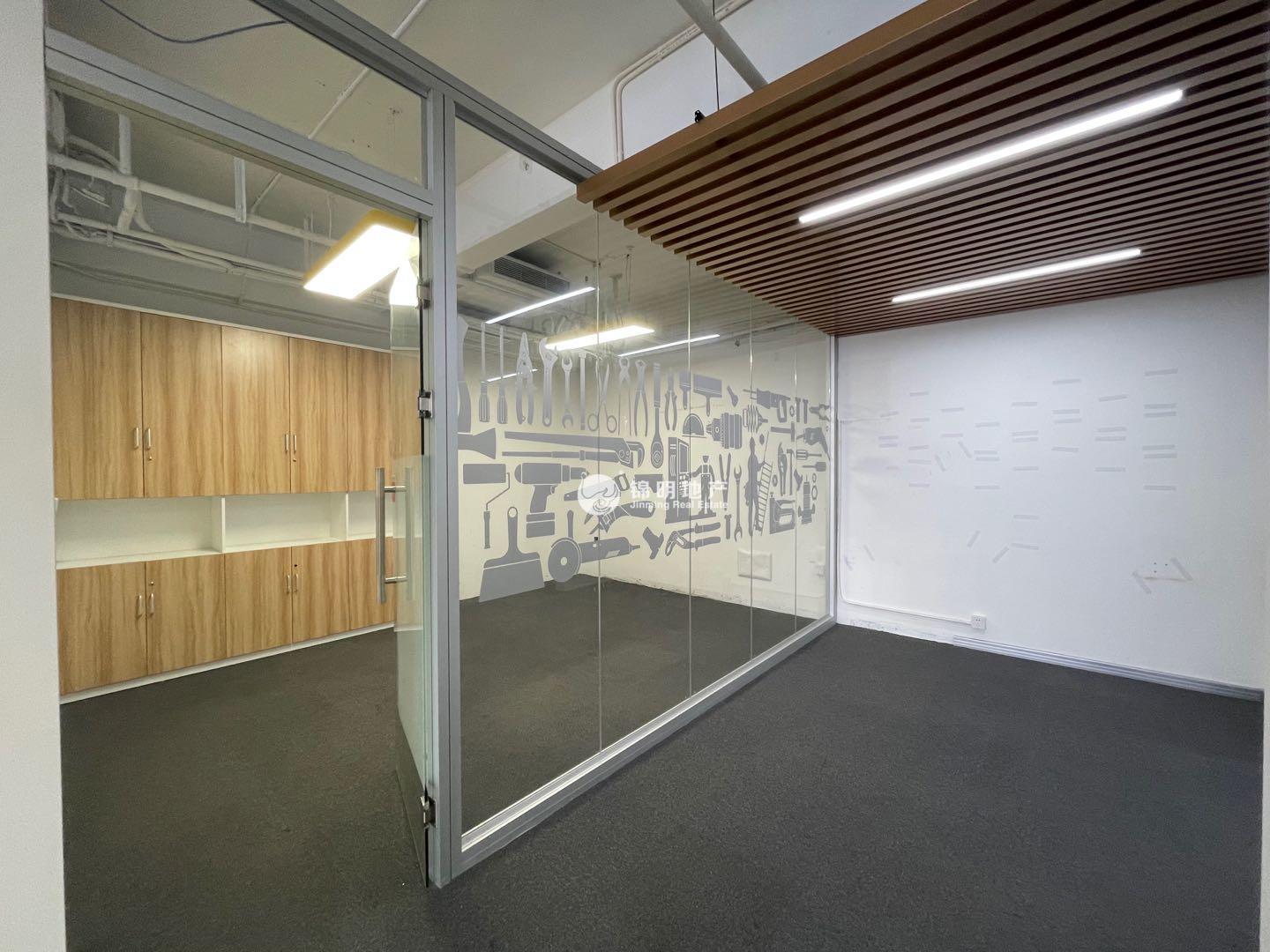 控江路上海信息技术大厦142平米写字楼出租