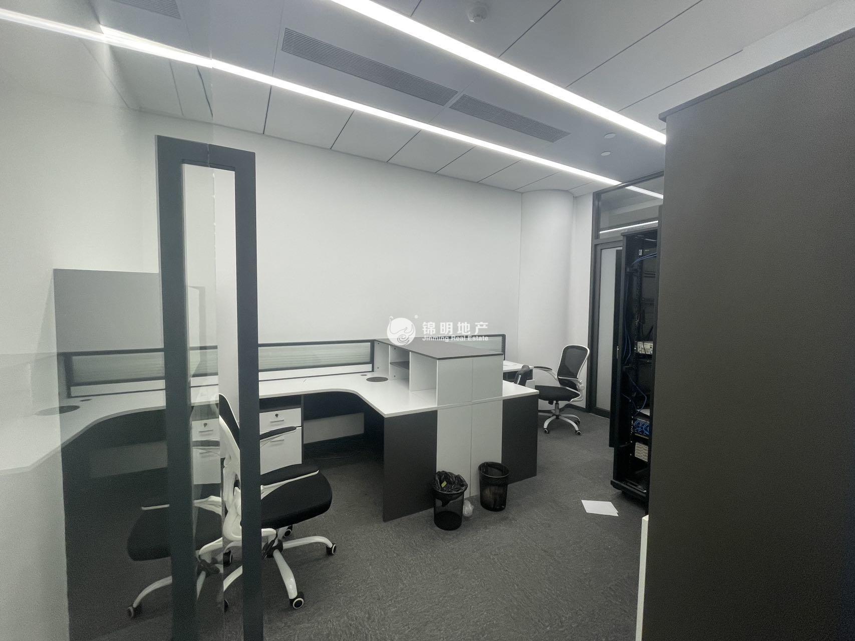 东外滩万硕大厦388平米写字楼出租