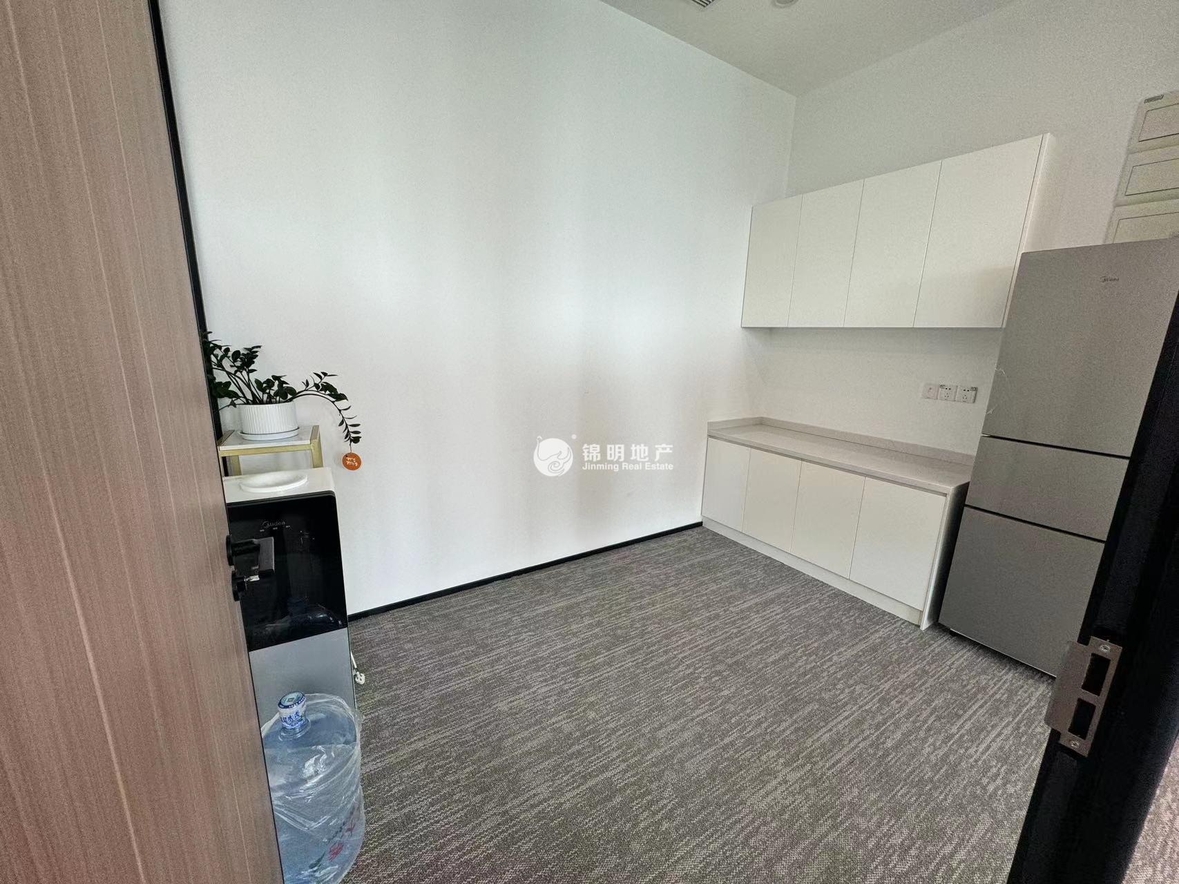 东外滩万硕大厦388平米写字楼出租