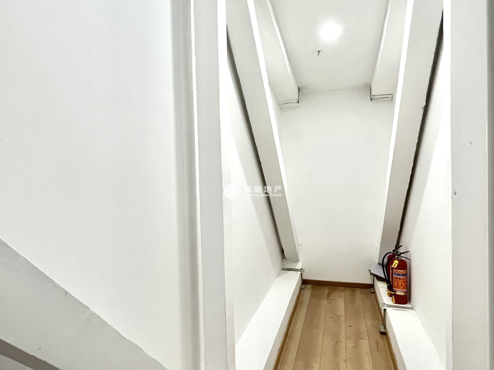 北外滩印坊创意园153平米写字楼出租