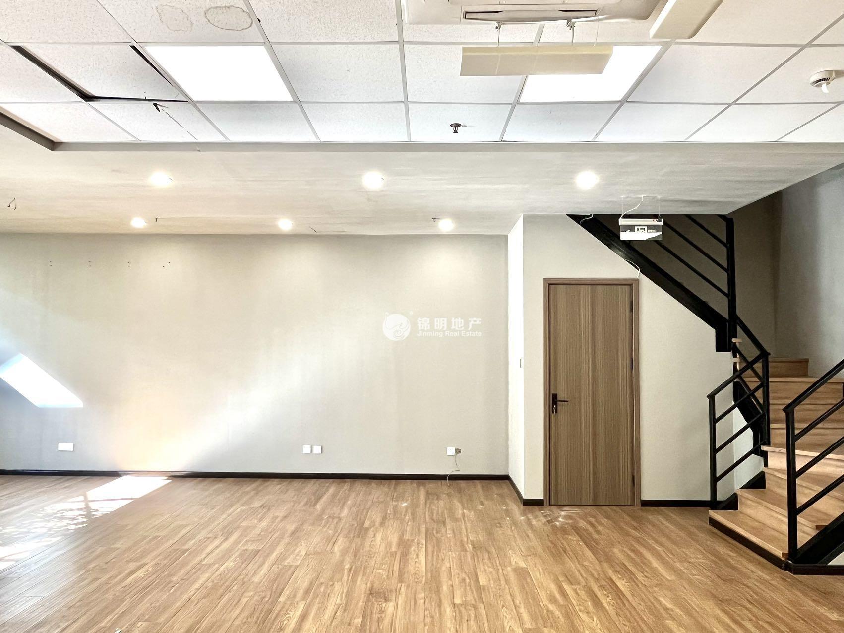 北外滩印坊创意园153平米写字楼出租