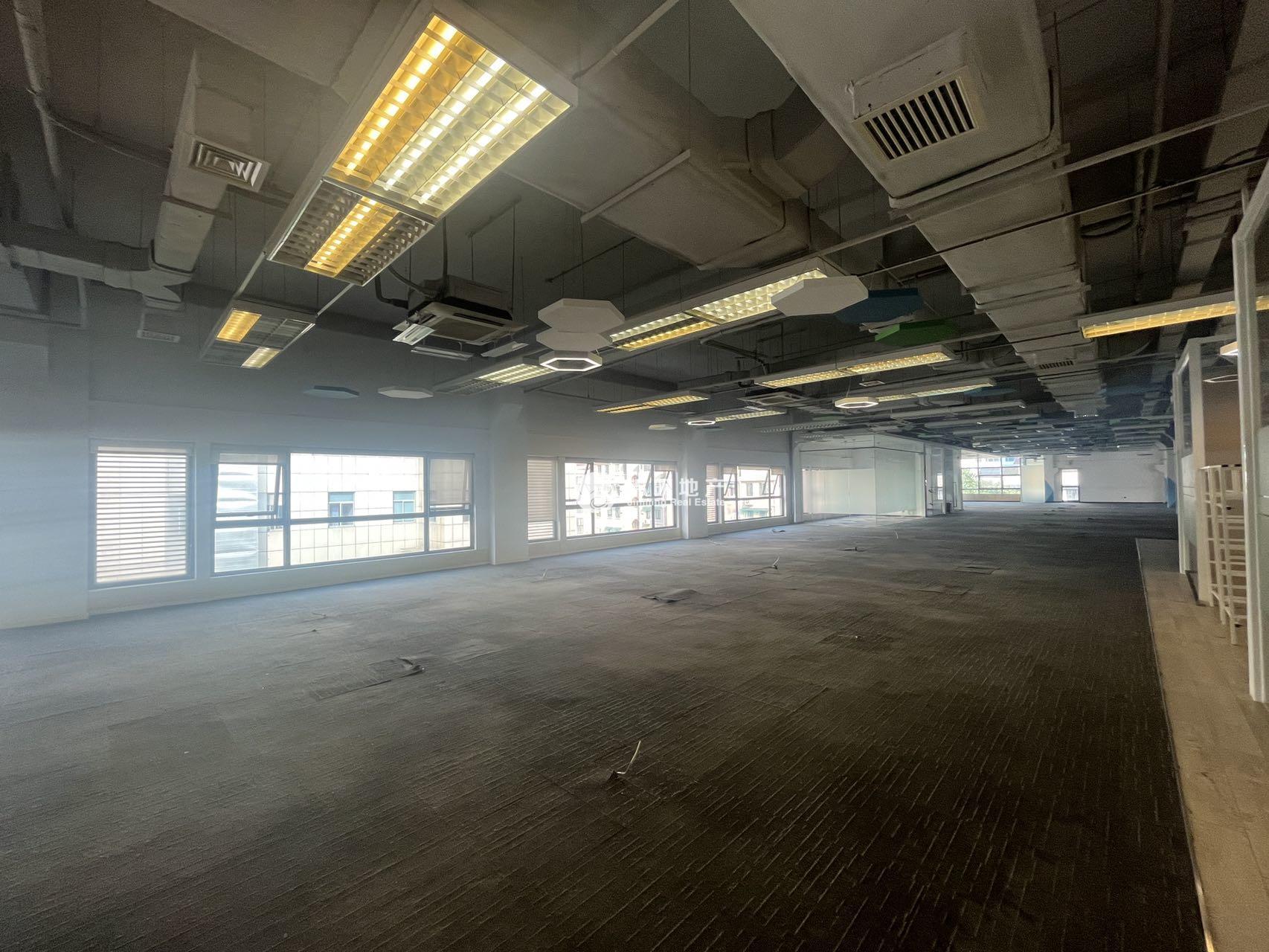 曲阳柏航德必易园630平米写字楼出租