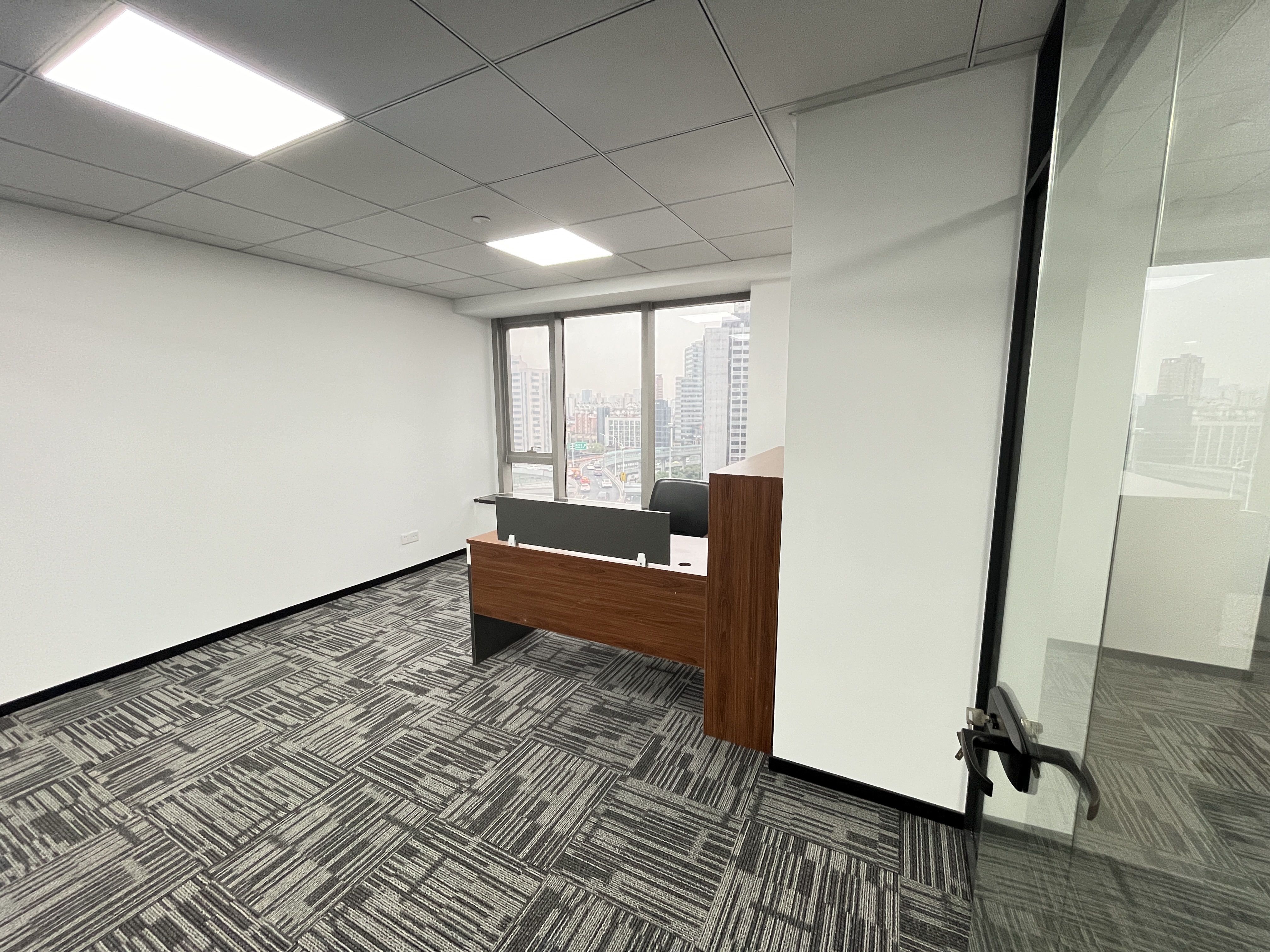 凉城榕辉大厦298平米写字楼出租