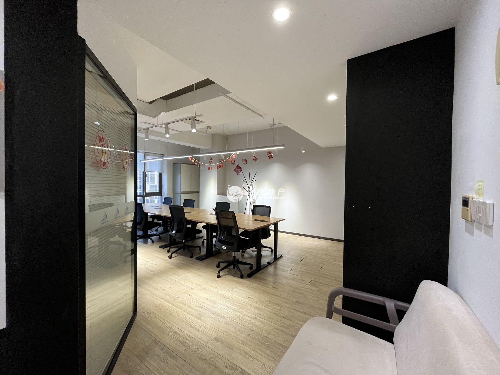 周家嘴路宝地广场118平米写字楼出租