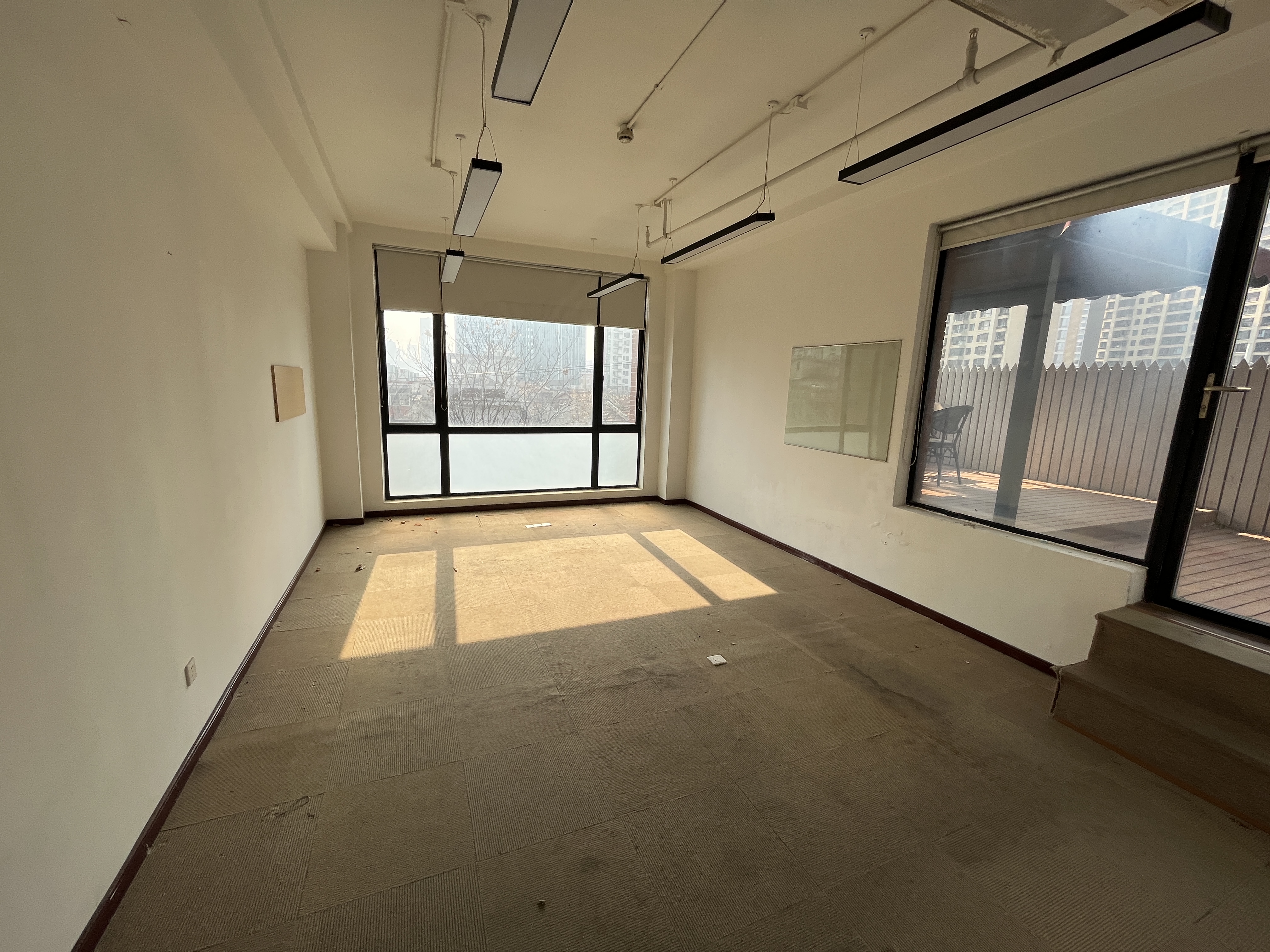 四川北路半岛湾时尚文化创意园453平米写字楼出租