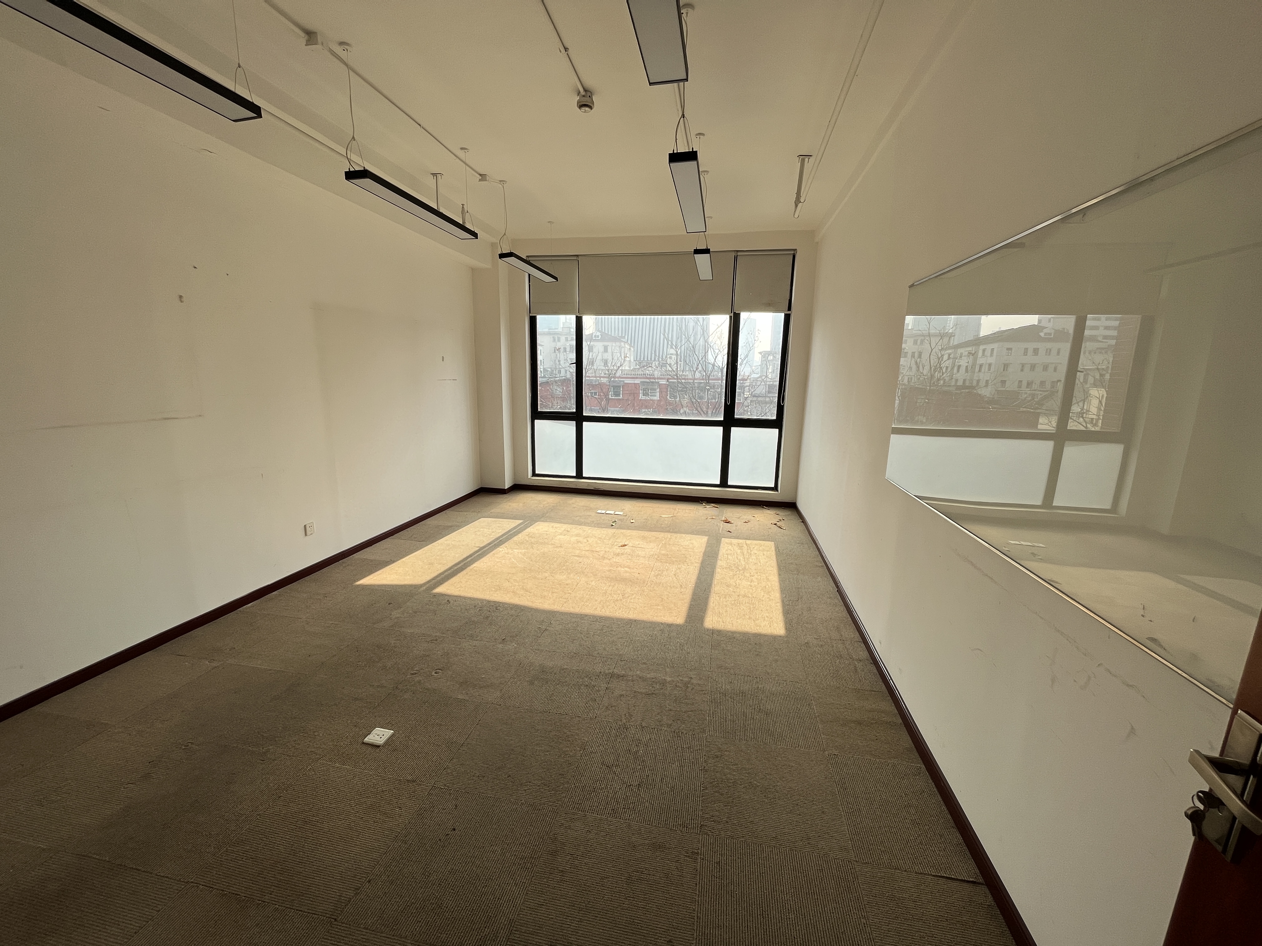 四川北路半岛湾时尚文化创意园453平米写字楼出租