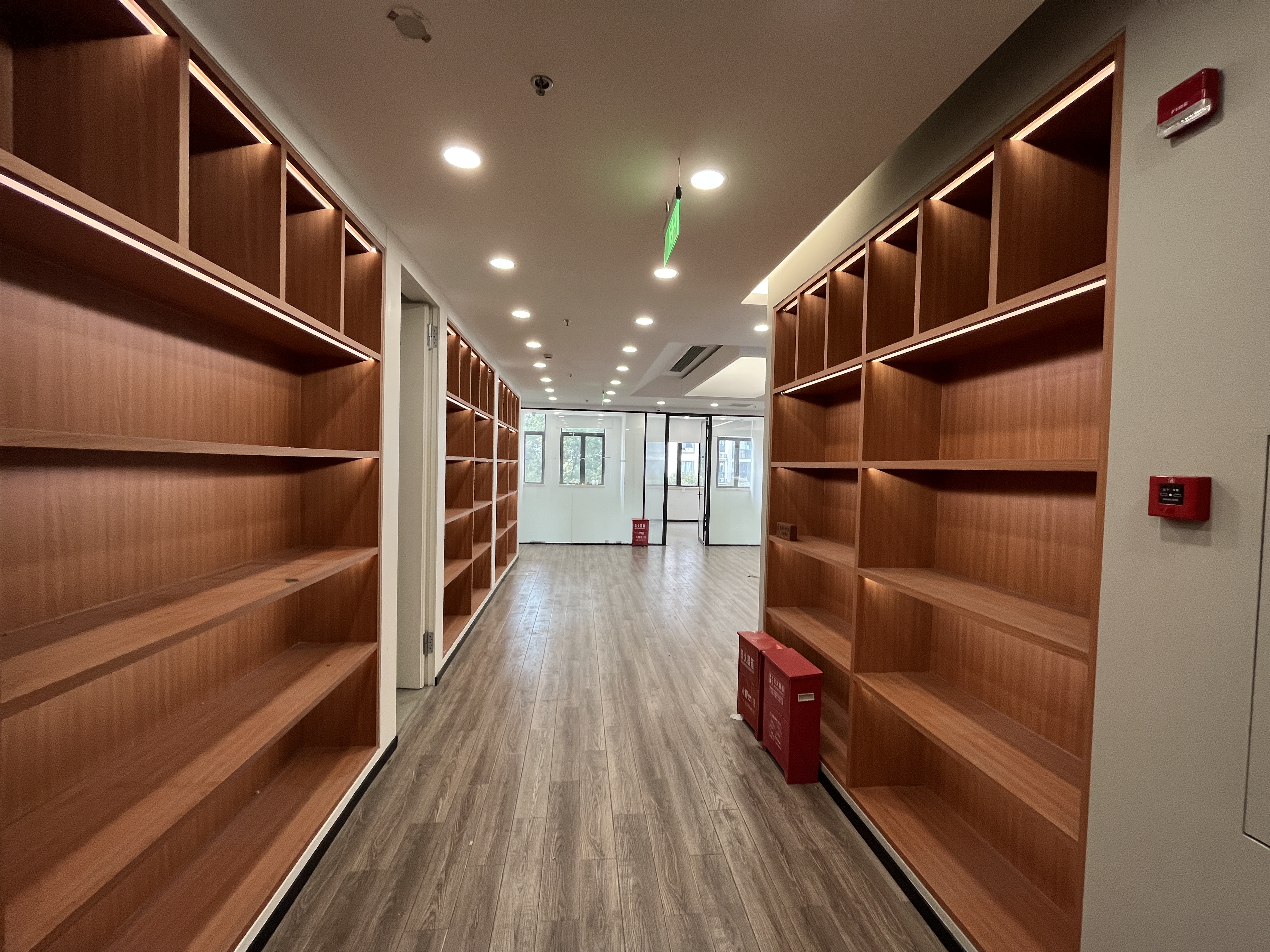 四川北路半岛湾时尚文化创意园574平米写字楼出租