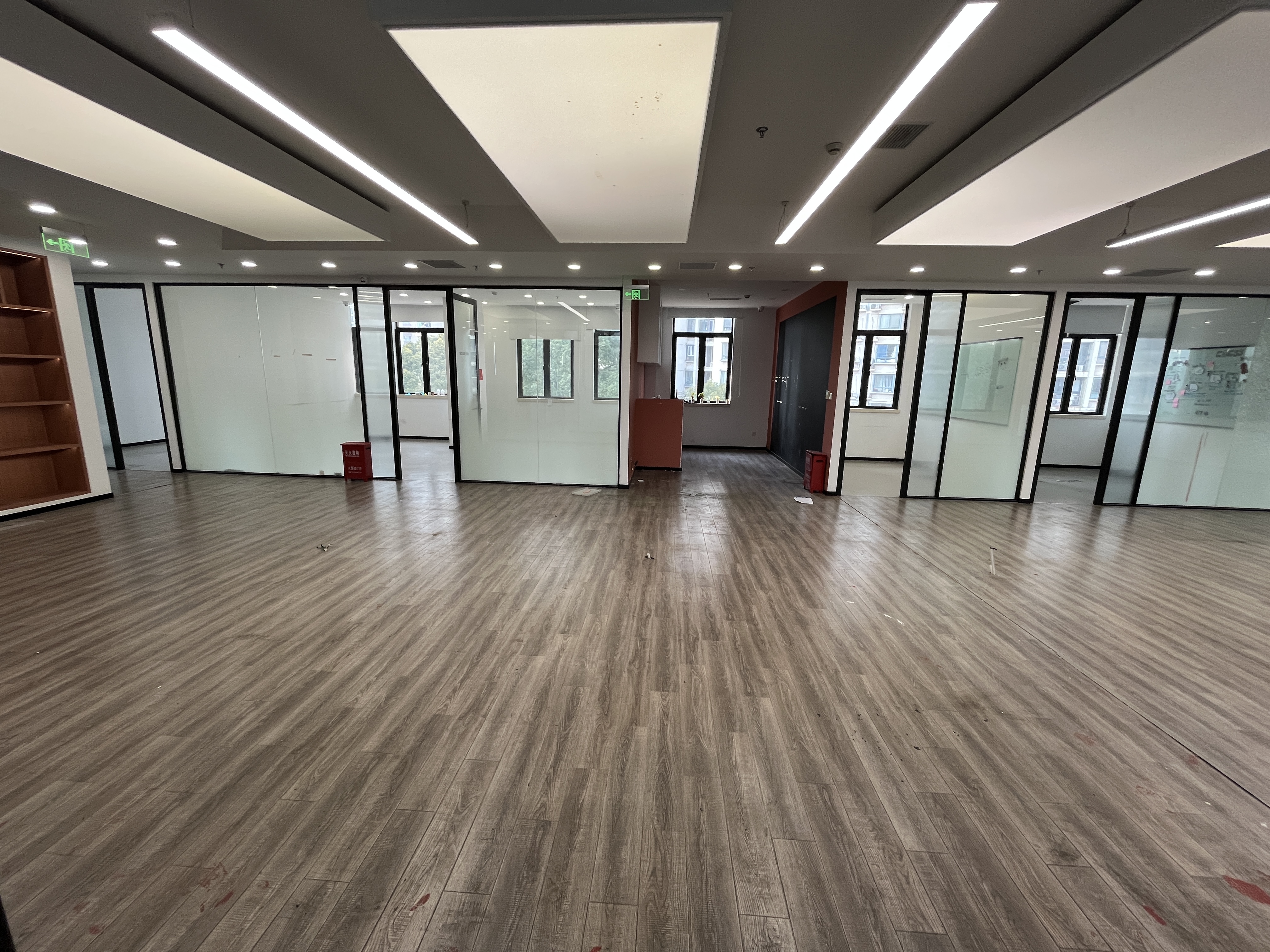 四川北路半岛湾时尚文化创意园299平米写字楼出租