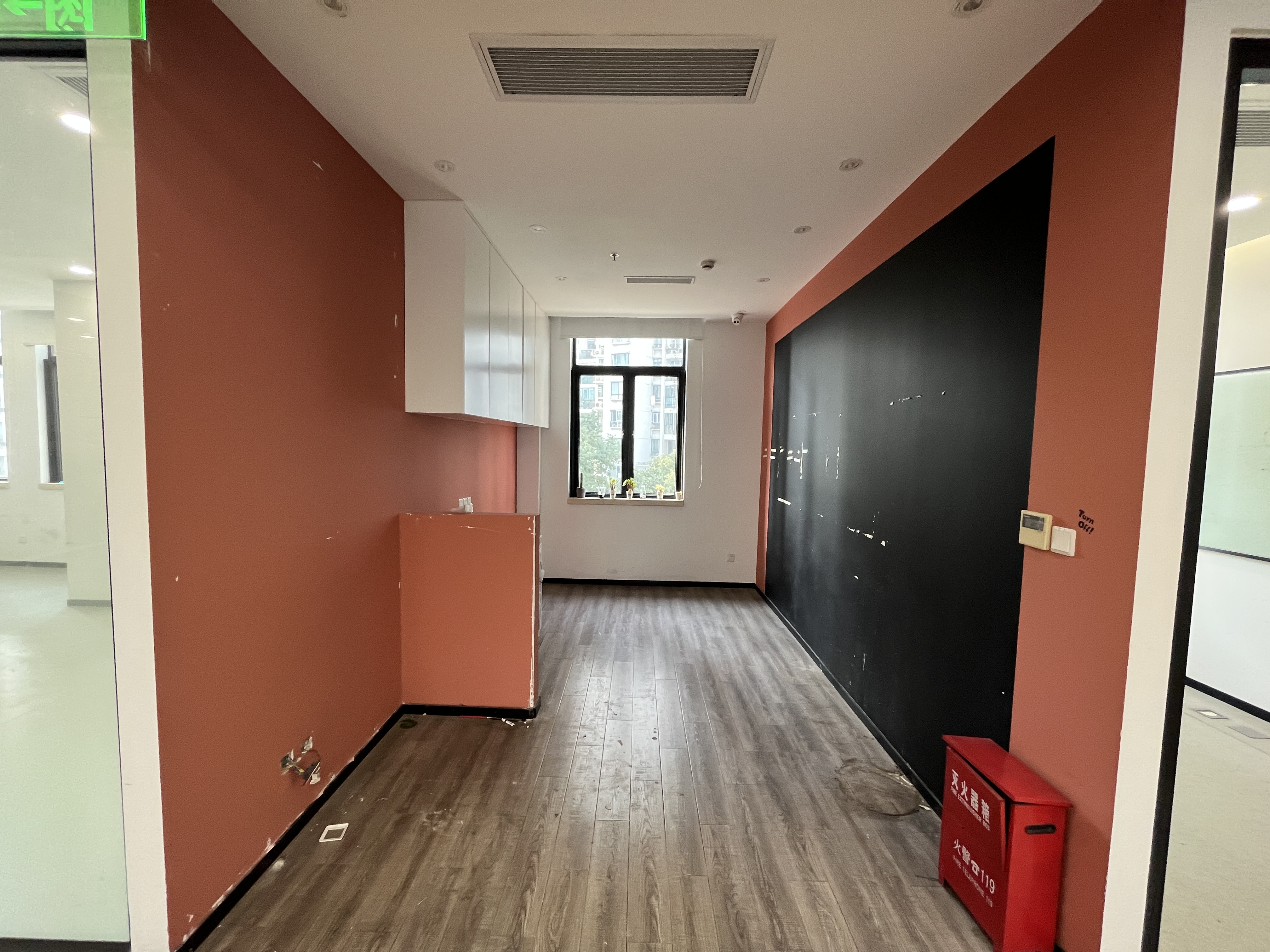 四川北路半岛湾时尚文化创意园470平米写字楼出租