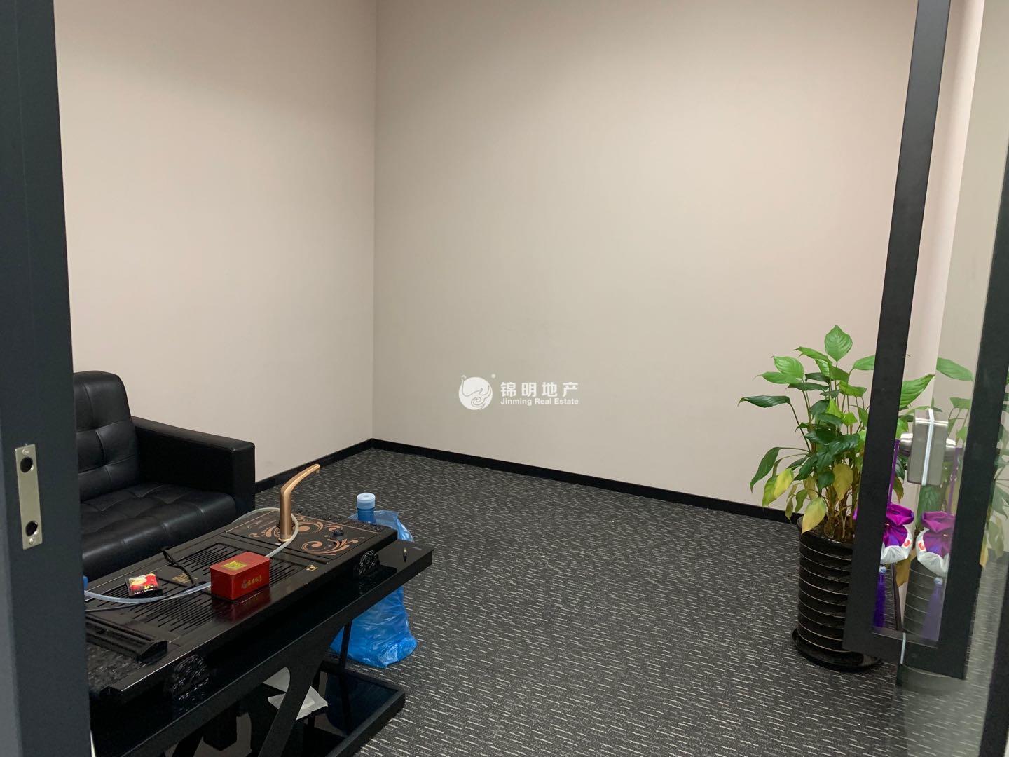 四川北路中信广场225平米写字楼出租