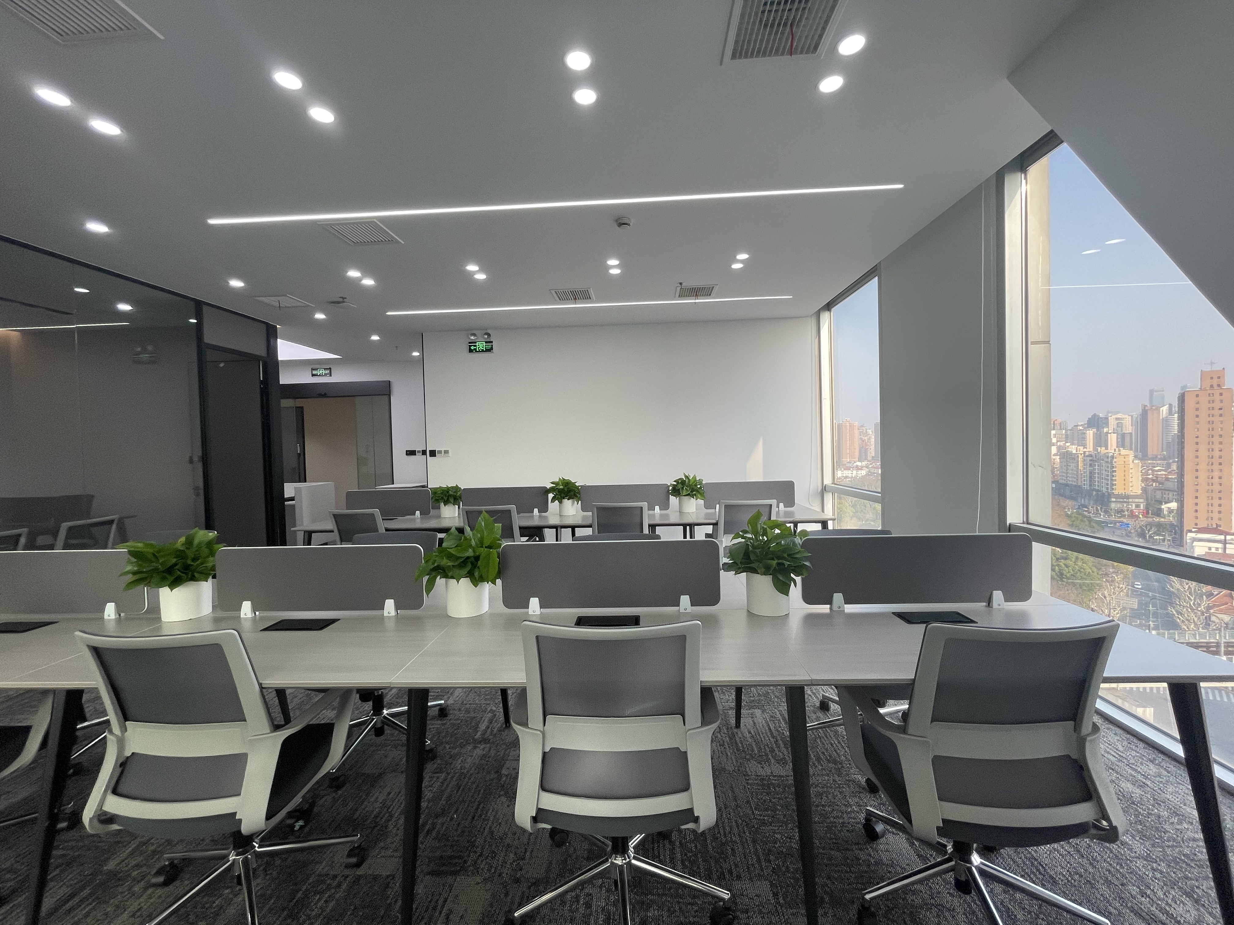 鲁迅公园虹口凯德龙之梦240平米写字楼出租