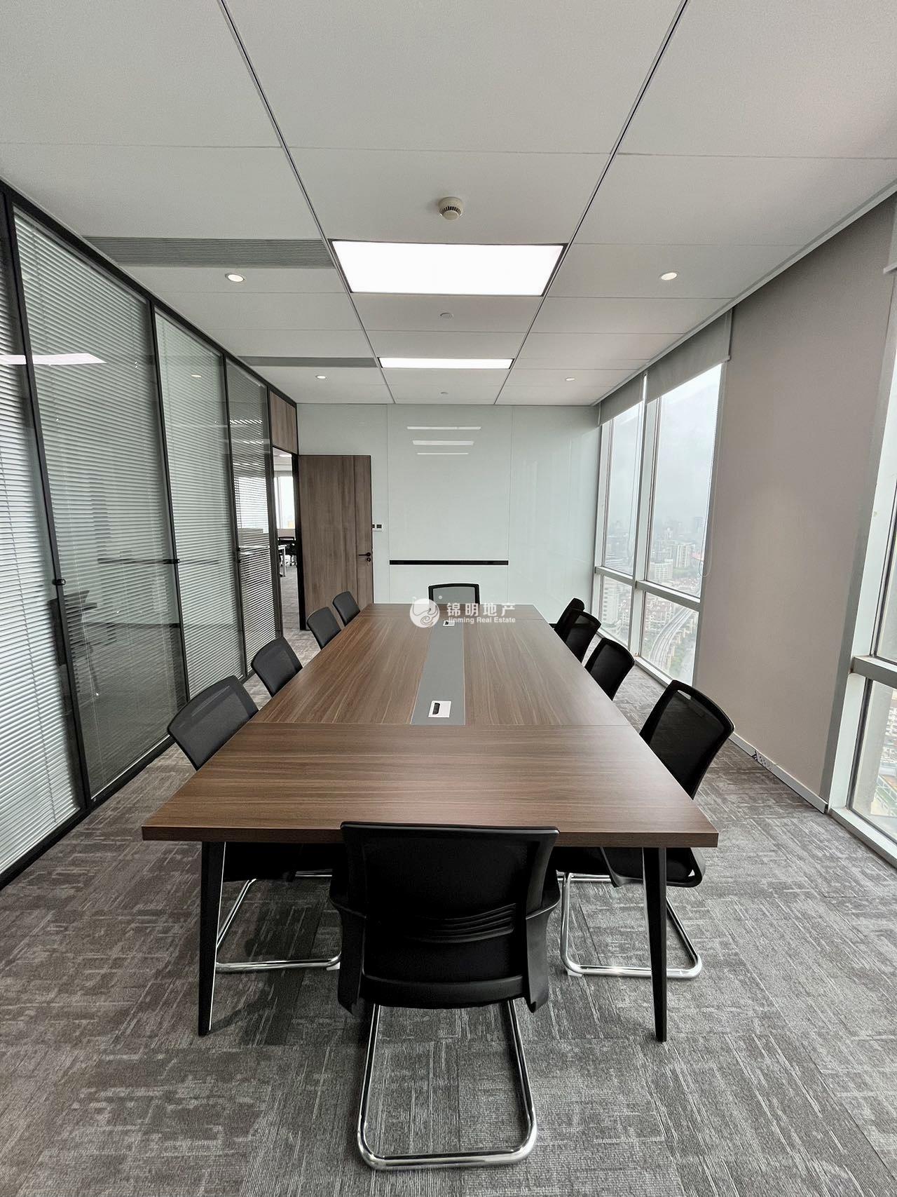 鲁迅公园虹口凯德龙之梦223平米写字楼出租