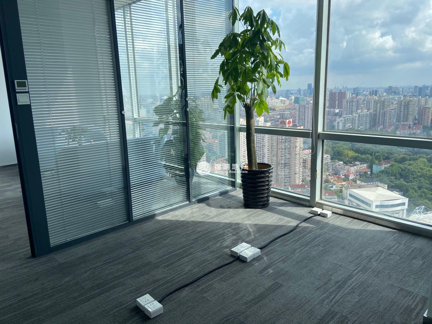 鲁迅公园虹口凯德龙之梦220平米写字楼出租