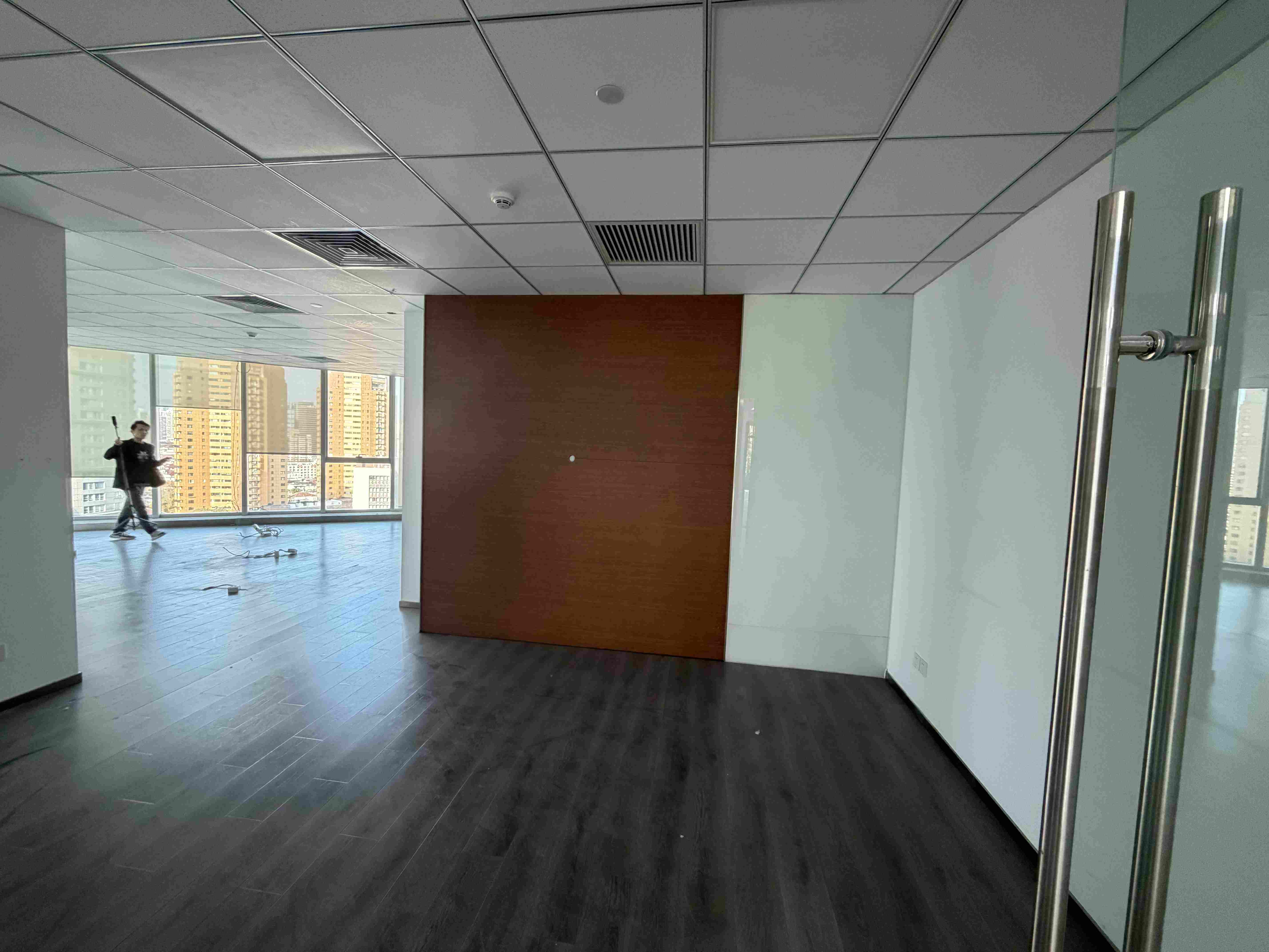 新华路首信银都国际广场350平米写字楼出租