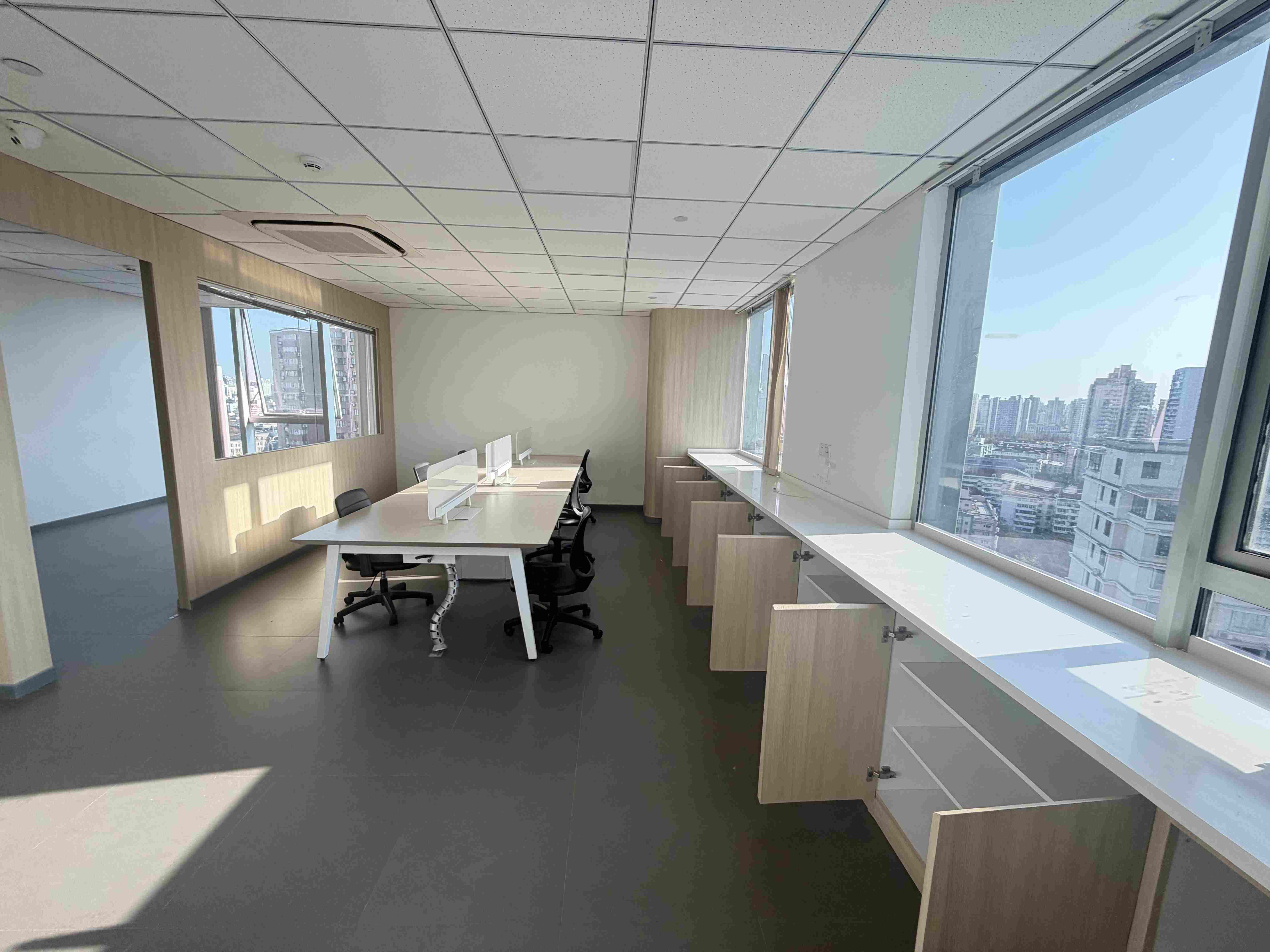 中山公园迎龙大厦78平米写字楼出租