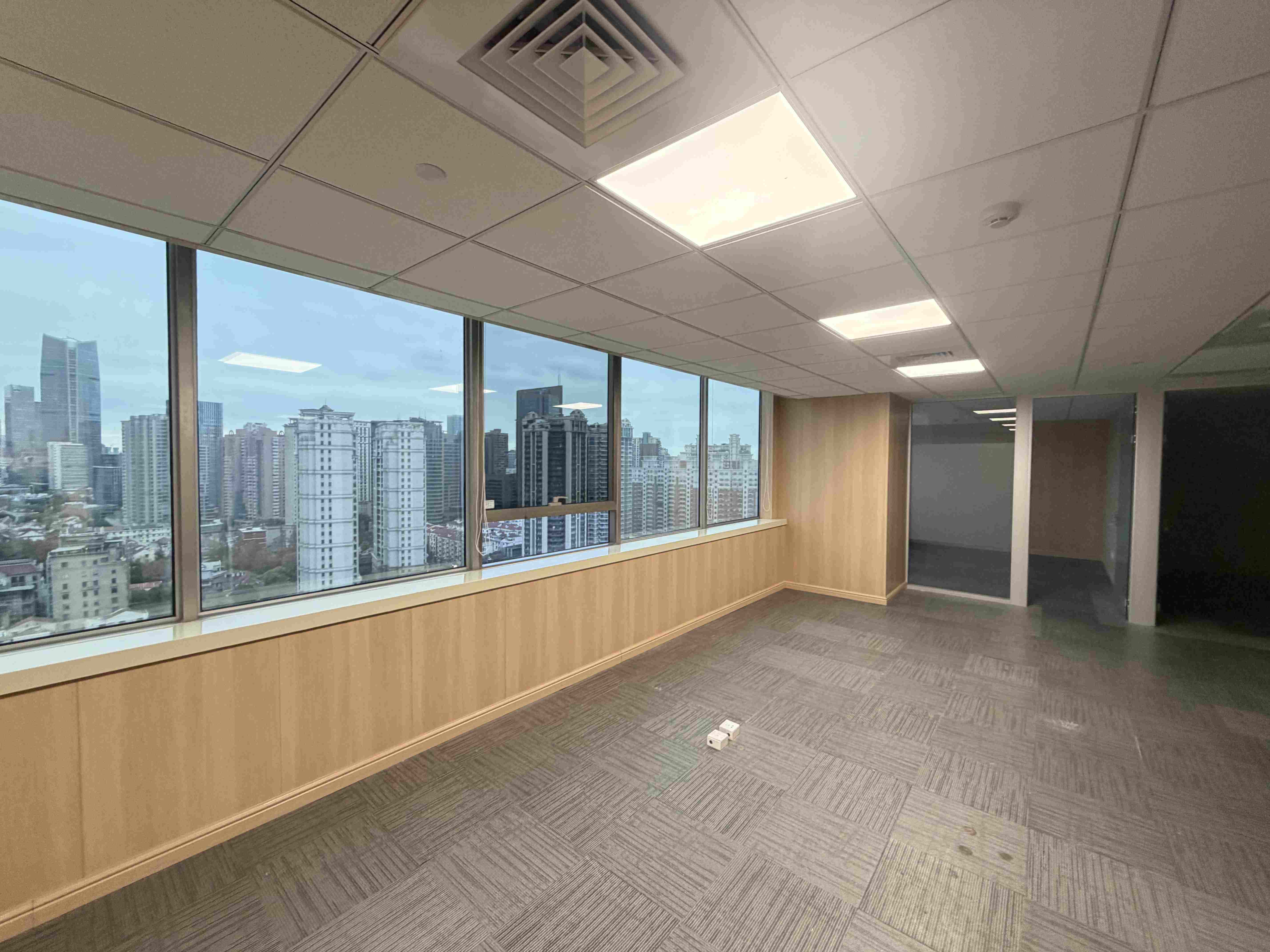 镇宁路兆丰世贸大厦133平米写字楼出租