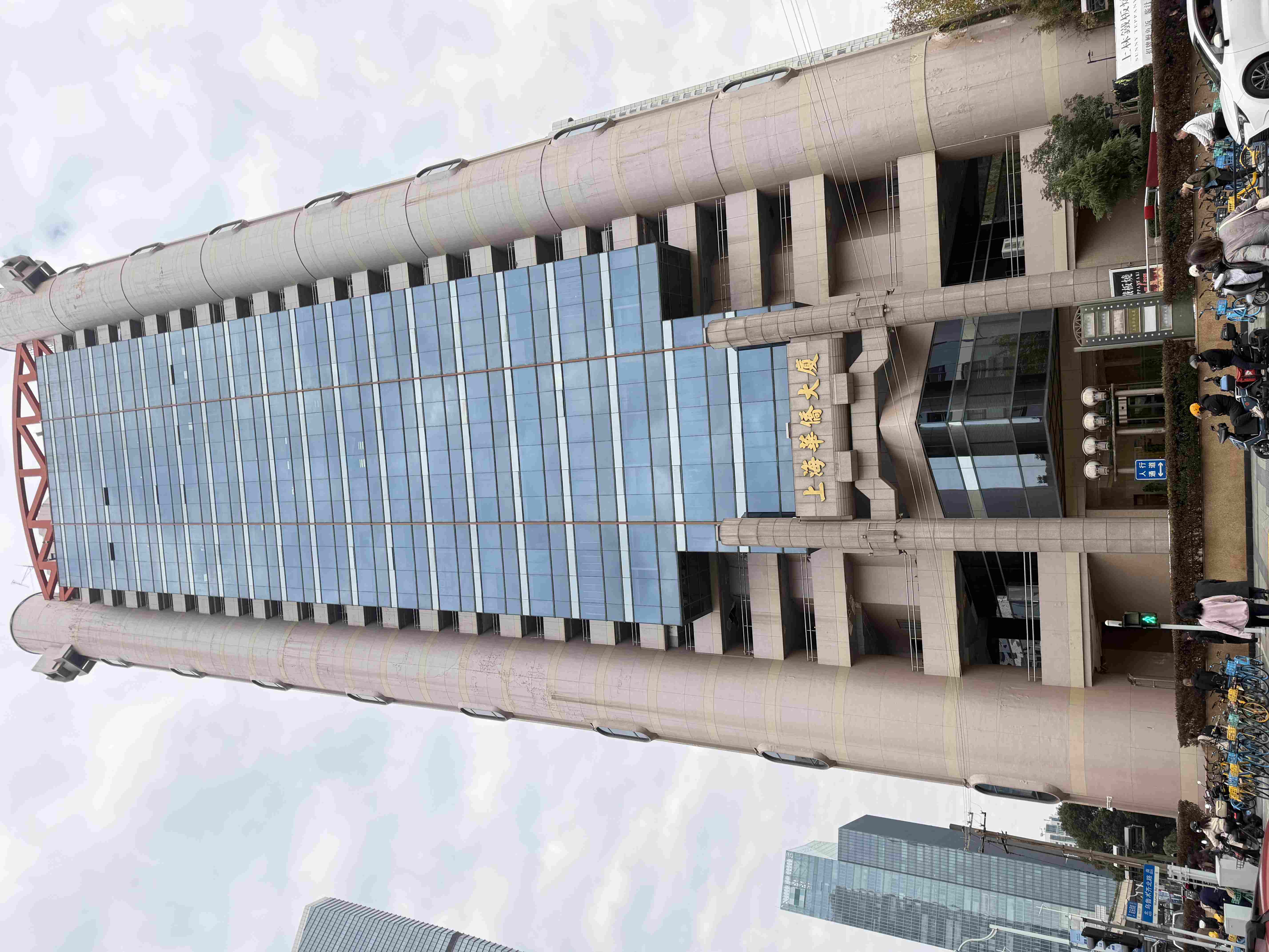 南京西路华侨大厦189平米写字楼出租