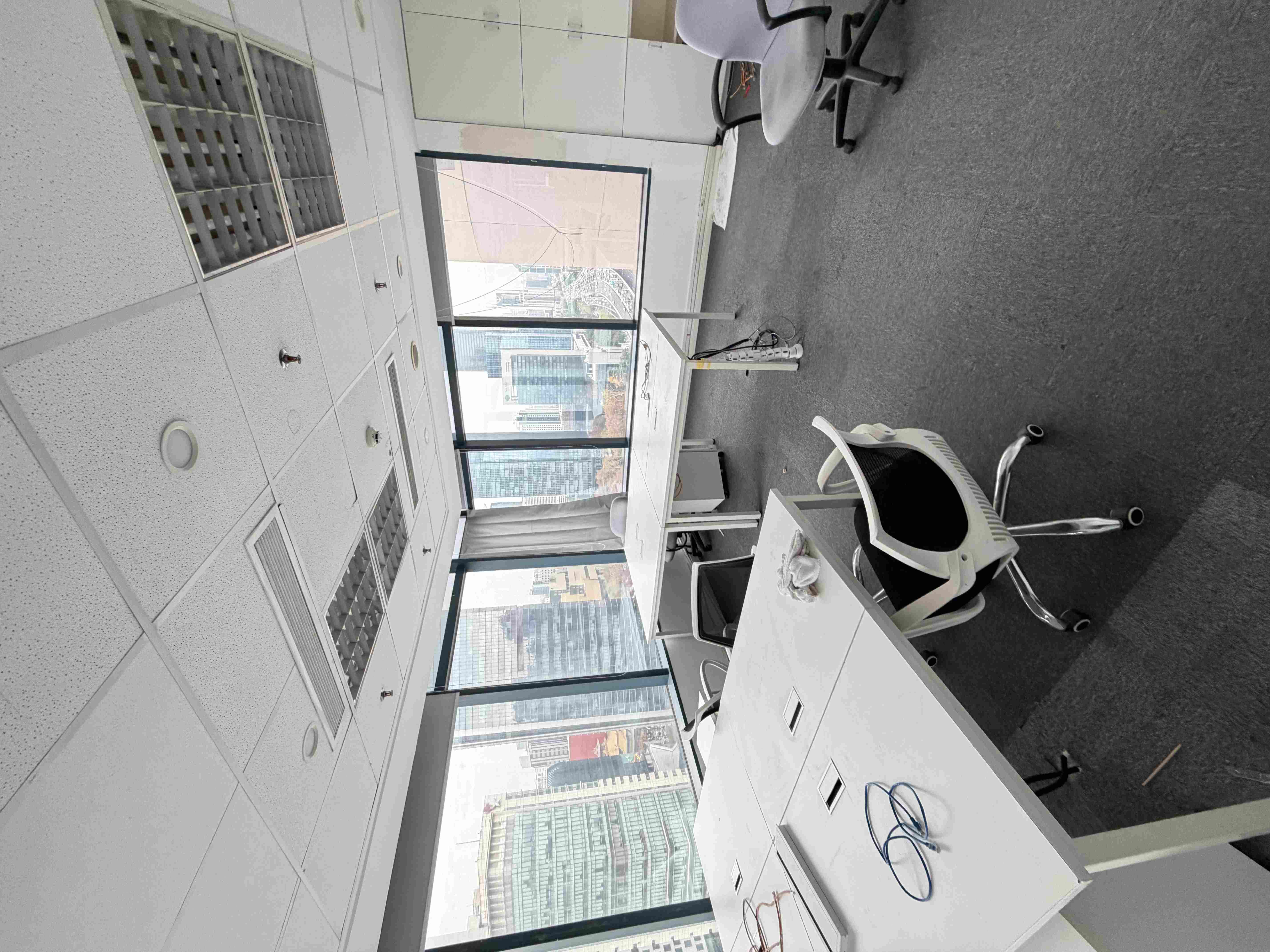 南京西路华侨大厦189平米写字楼出租