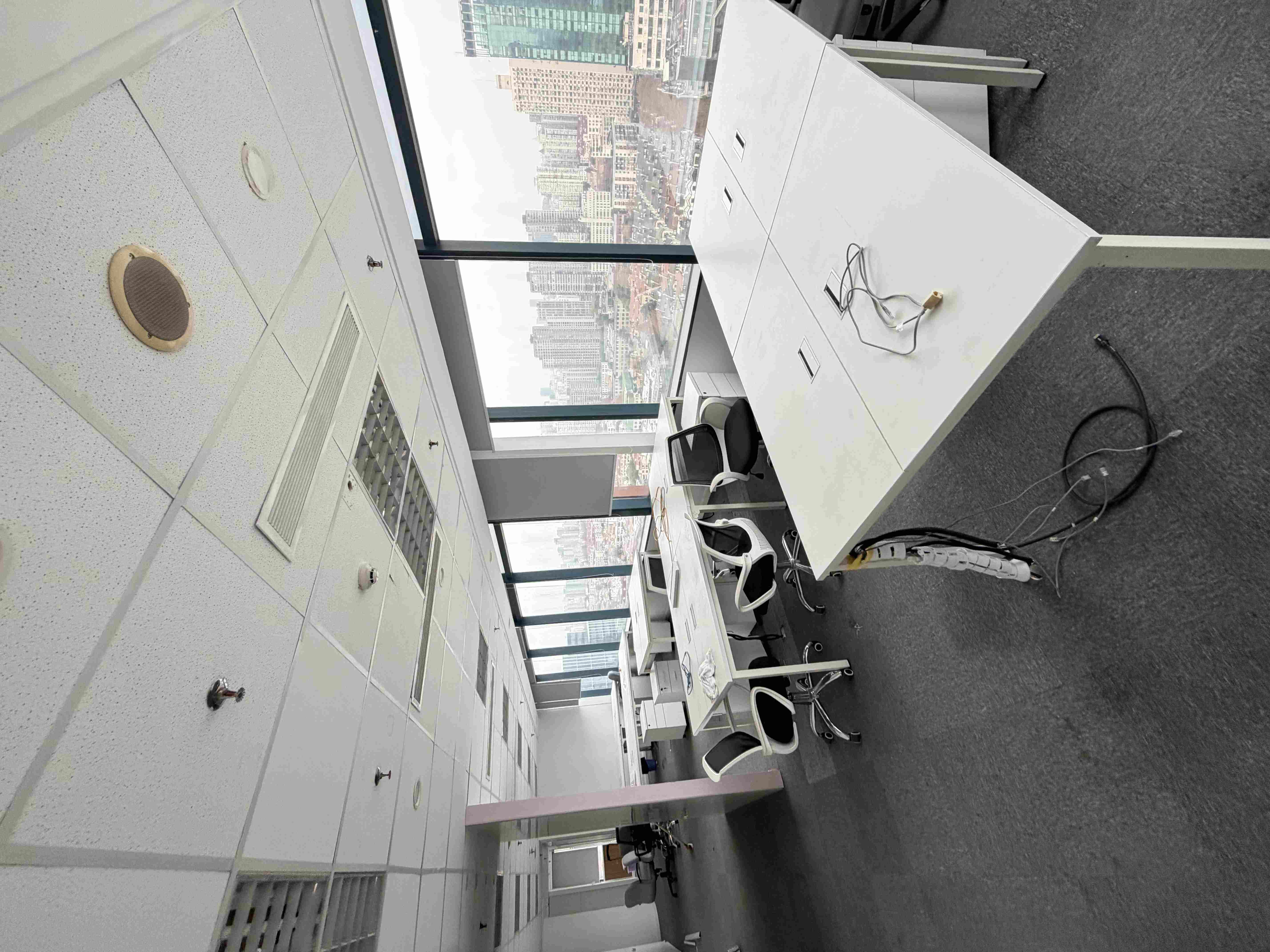 南京西路华侨大厦189平米写字楼出租