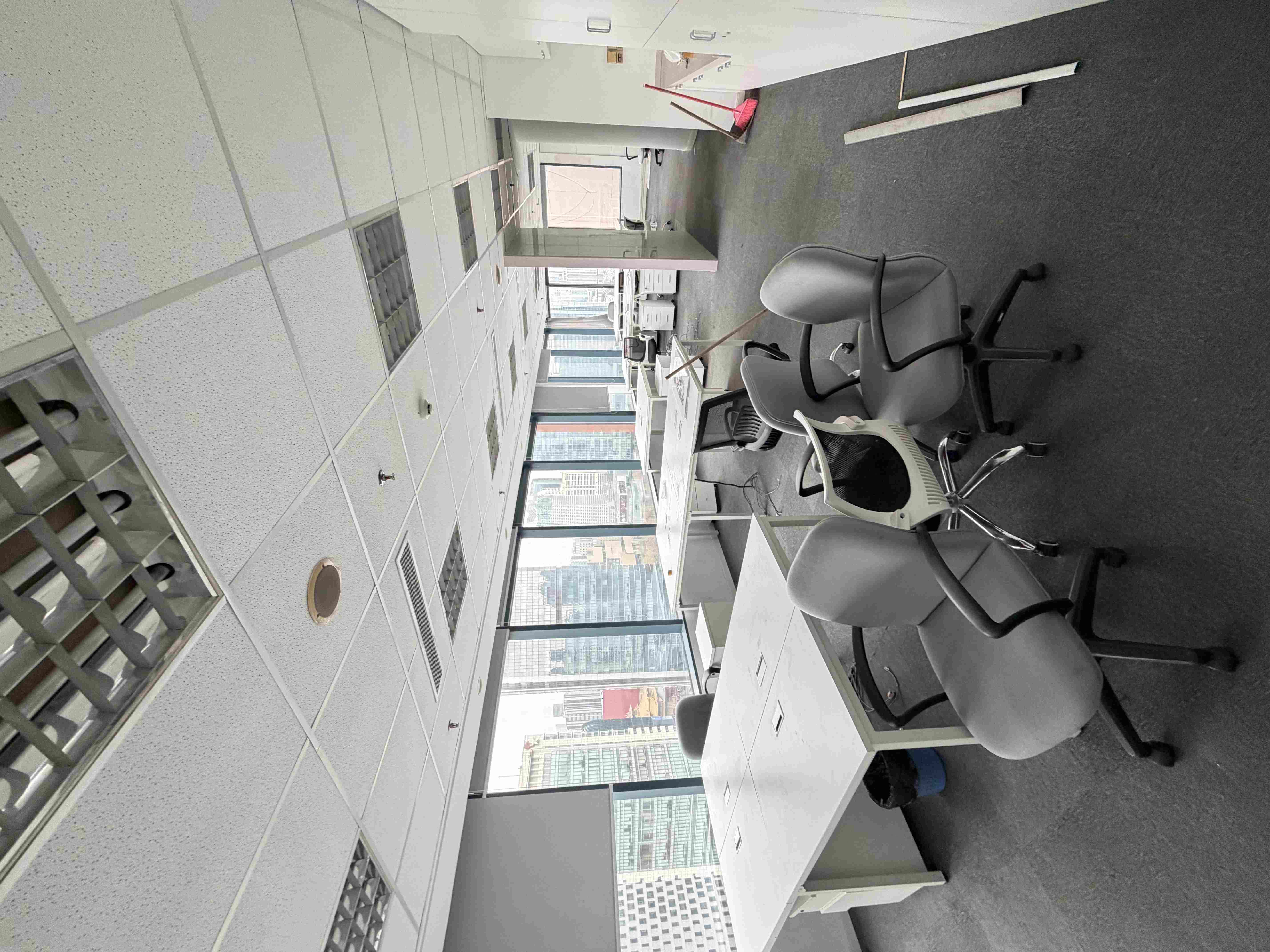 南京西路华侨大厦189平米写字楼出租