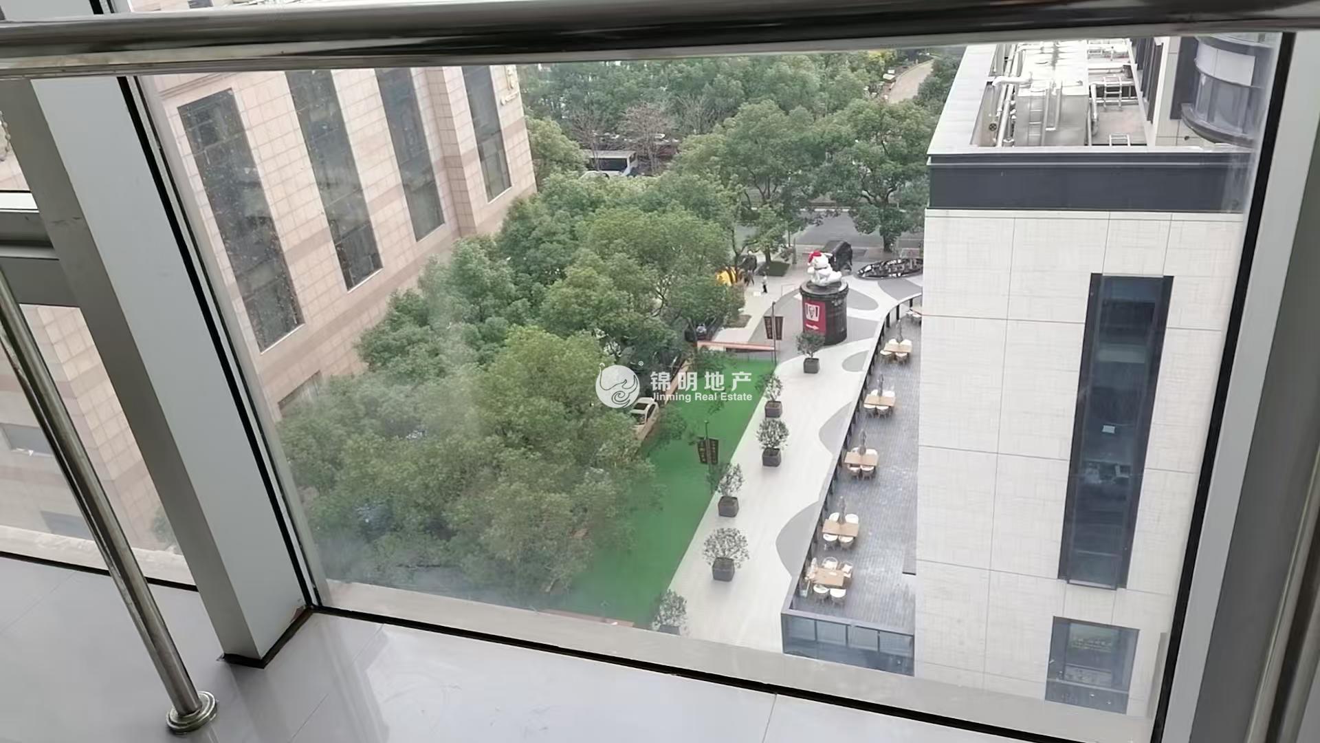 联洋上海信息大厦136平米写字楼出租