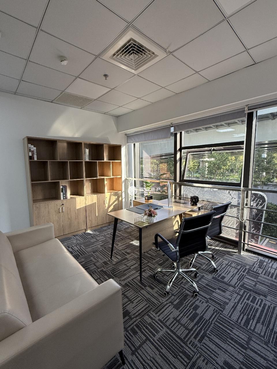 金桥浦发江程广场251平米写字楼出租