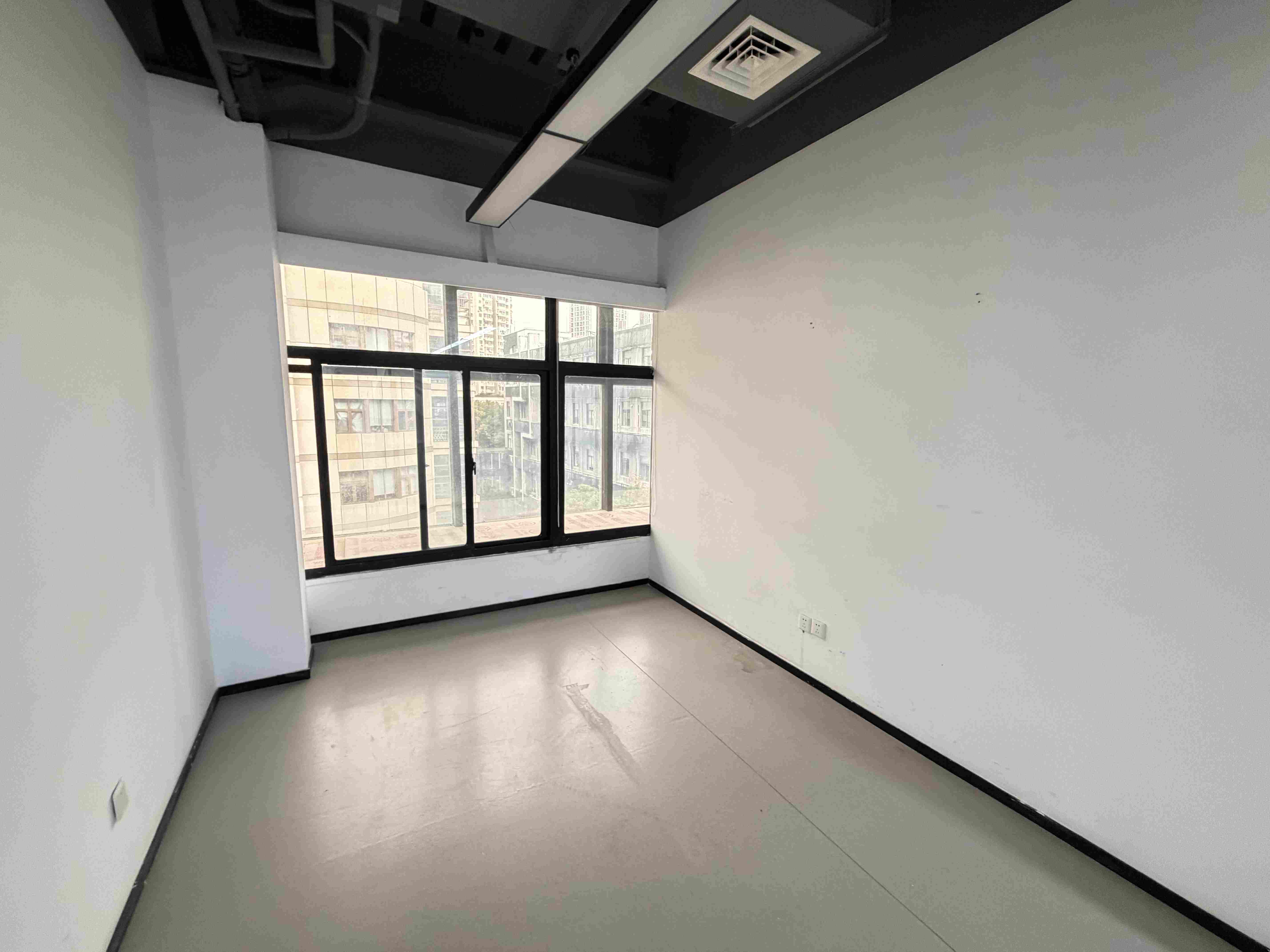 德必易园345平米写字楼出租