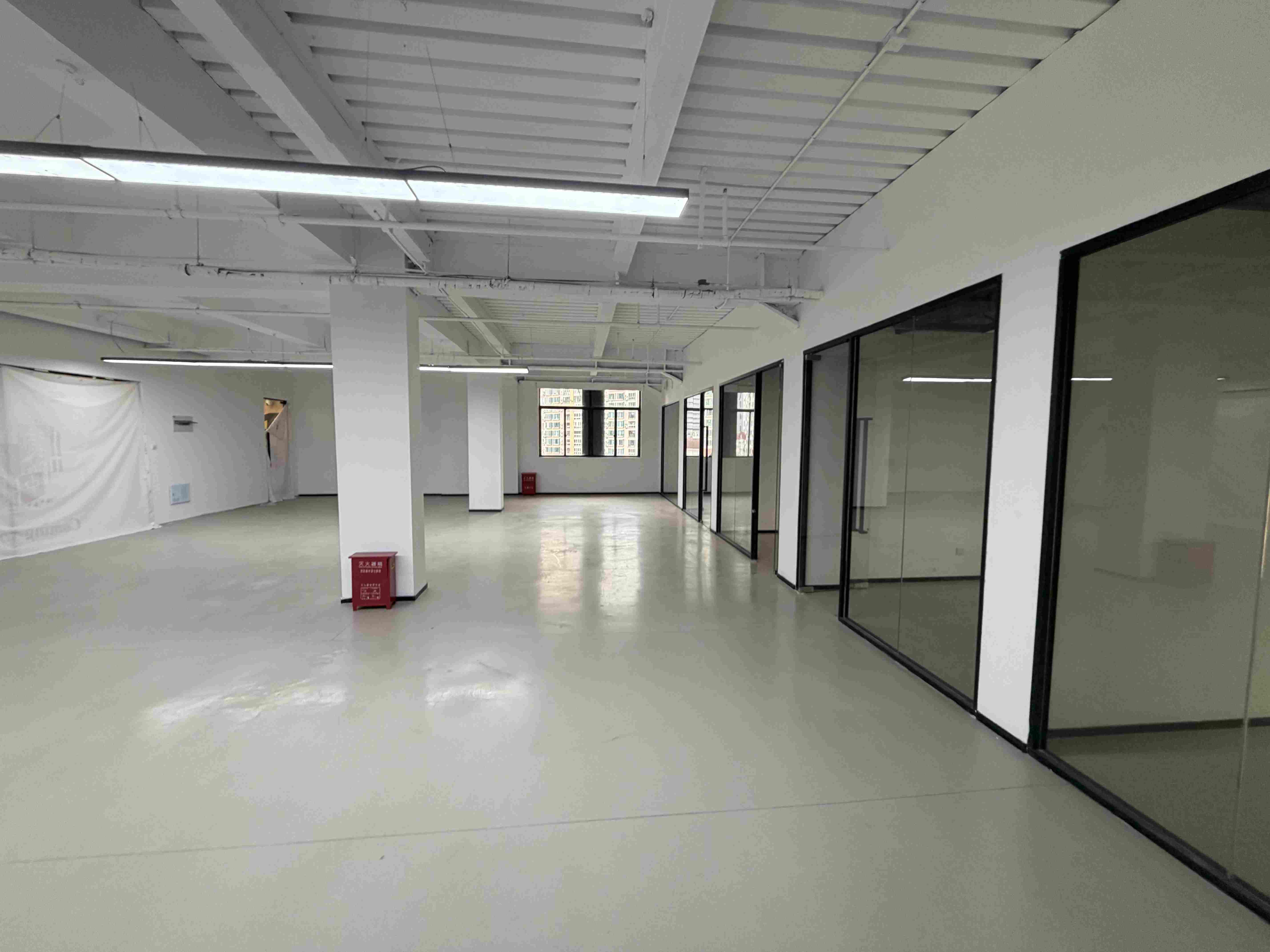 德必易园345平米写字楼出租