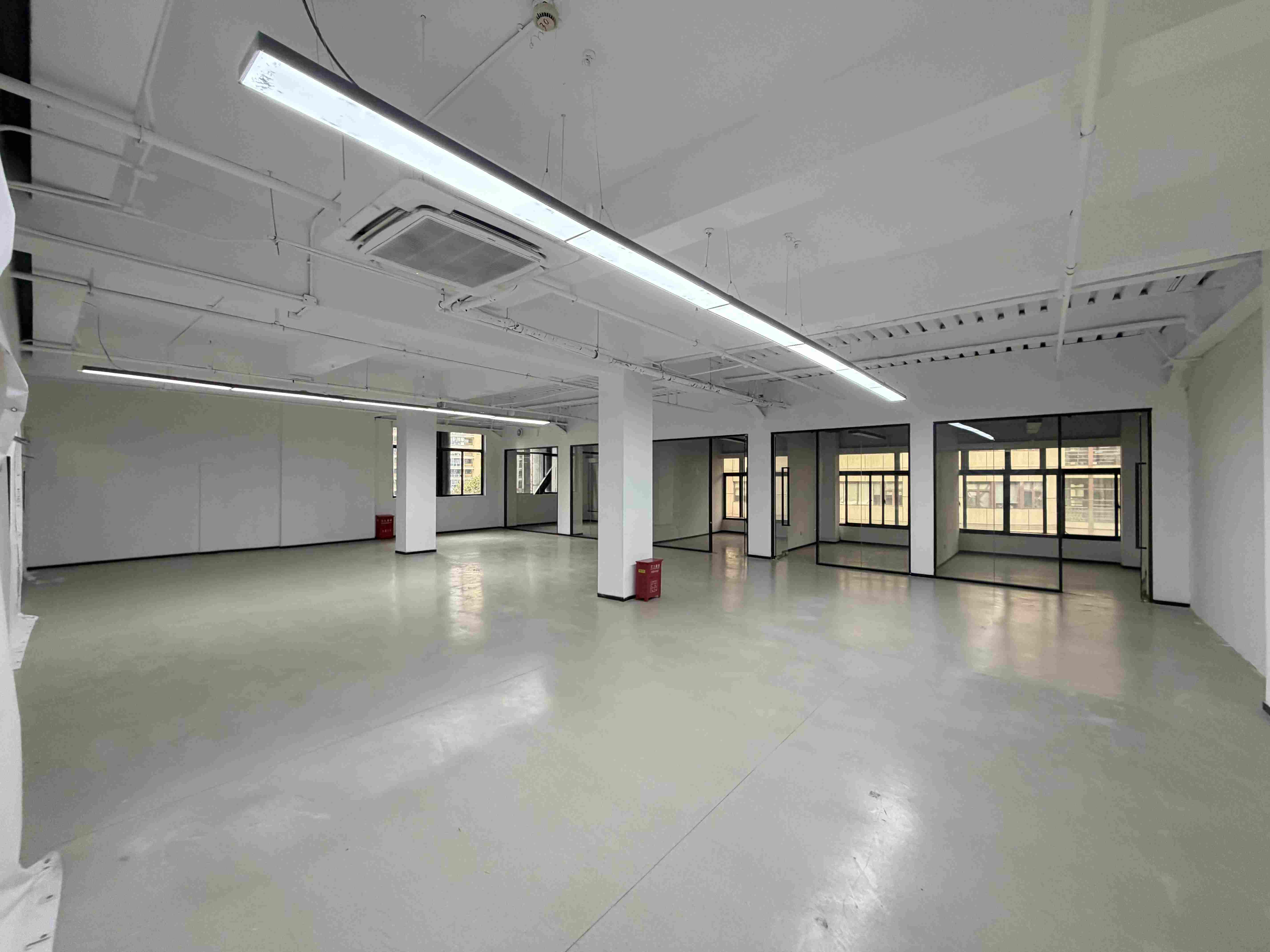 德必易园345平米写字楼出租