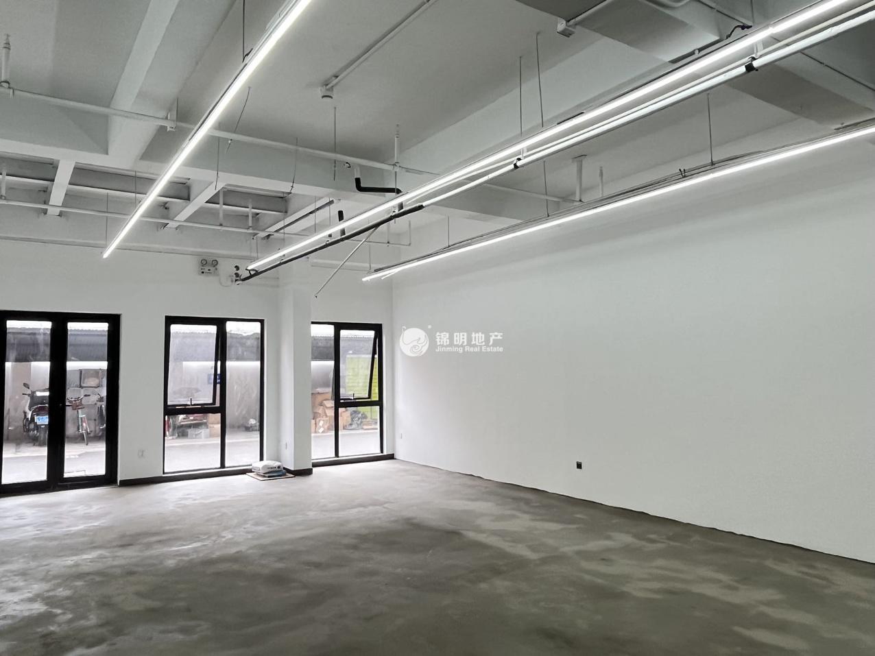 洋泾芳华德必运动LOFT131平米写字楼出租