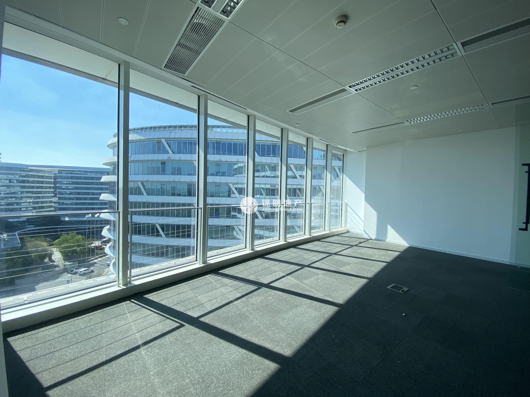 徐泾虹桥世界中心235平米写字楼出租