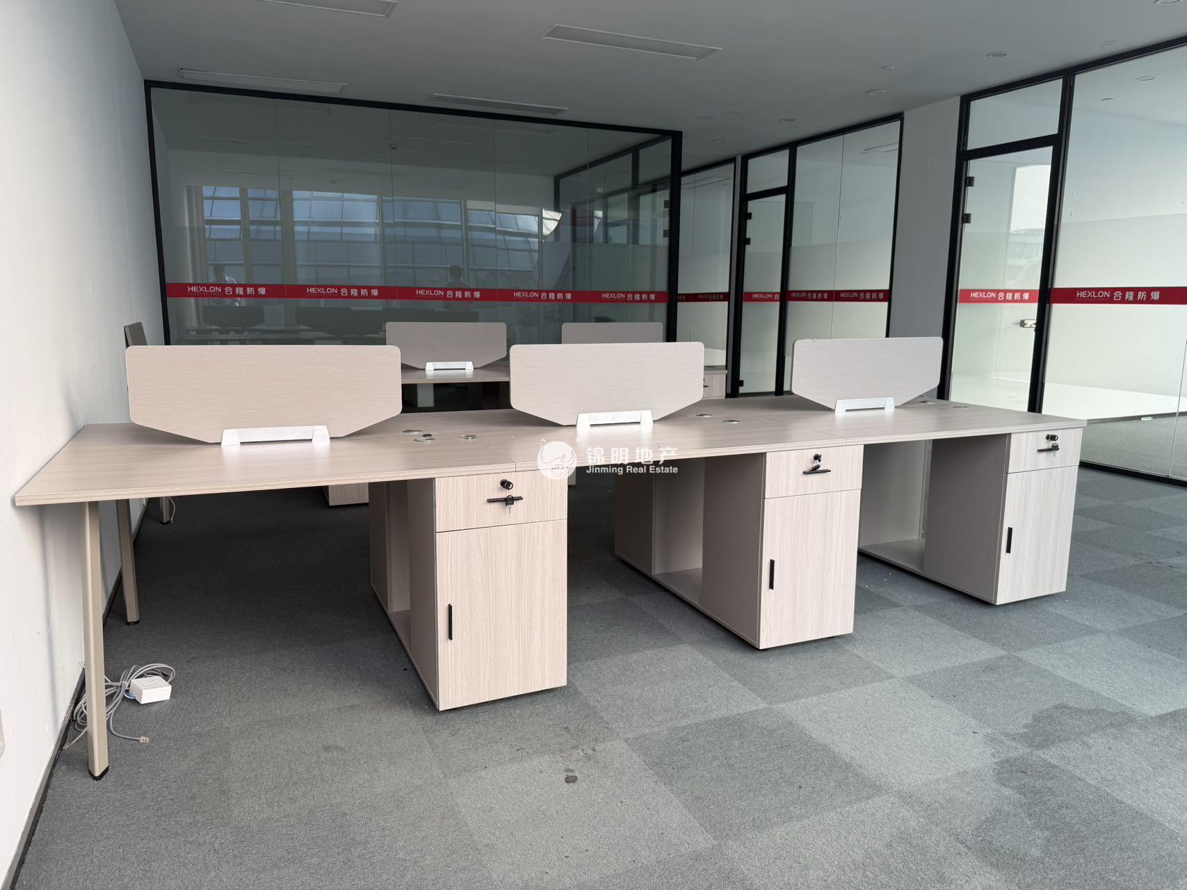 徐泾虹桥世界中心256平米写字楼出租