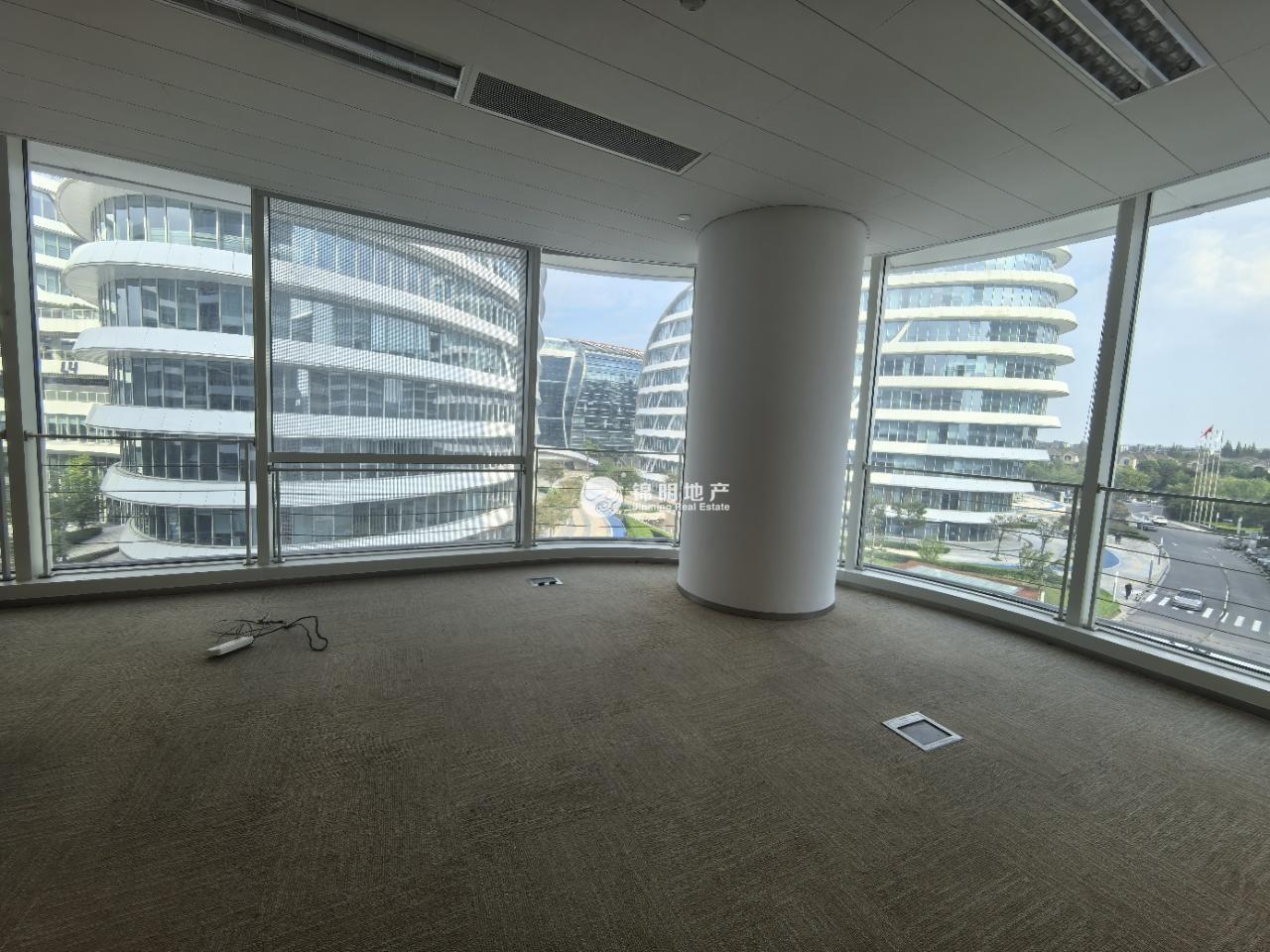 徐泾虹桥世界中心418平米写字楼出租